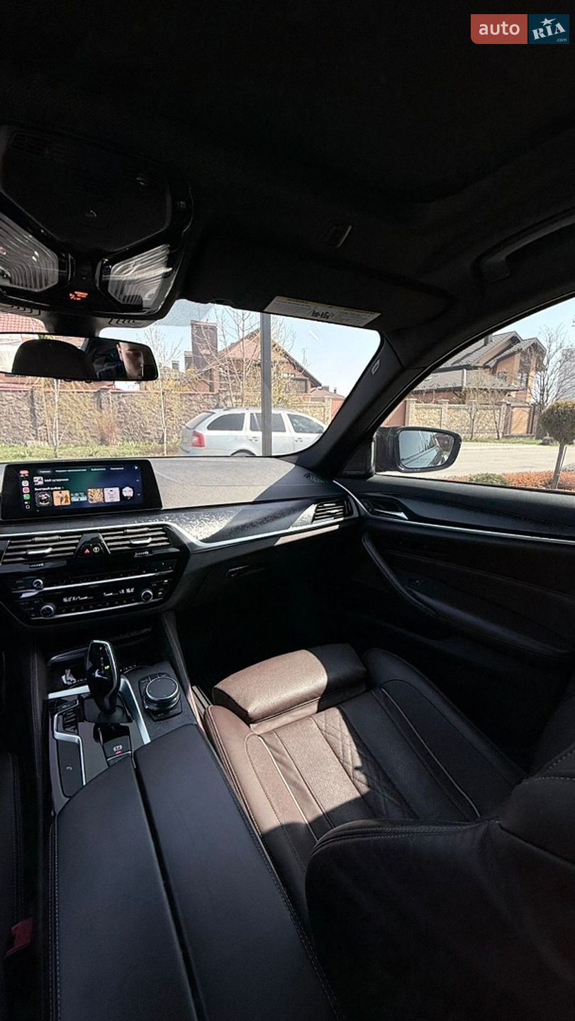BMW 5 Series 2018 VIN WBAJE5C55KWW06675 фото оголошення 35 з 38