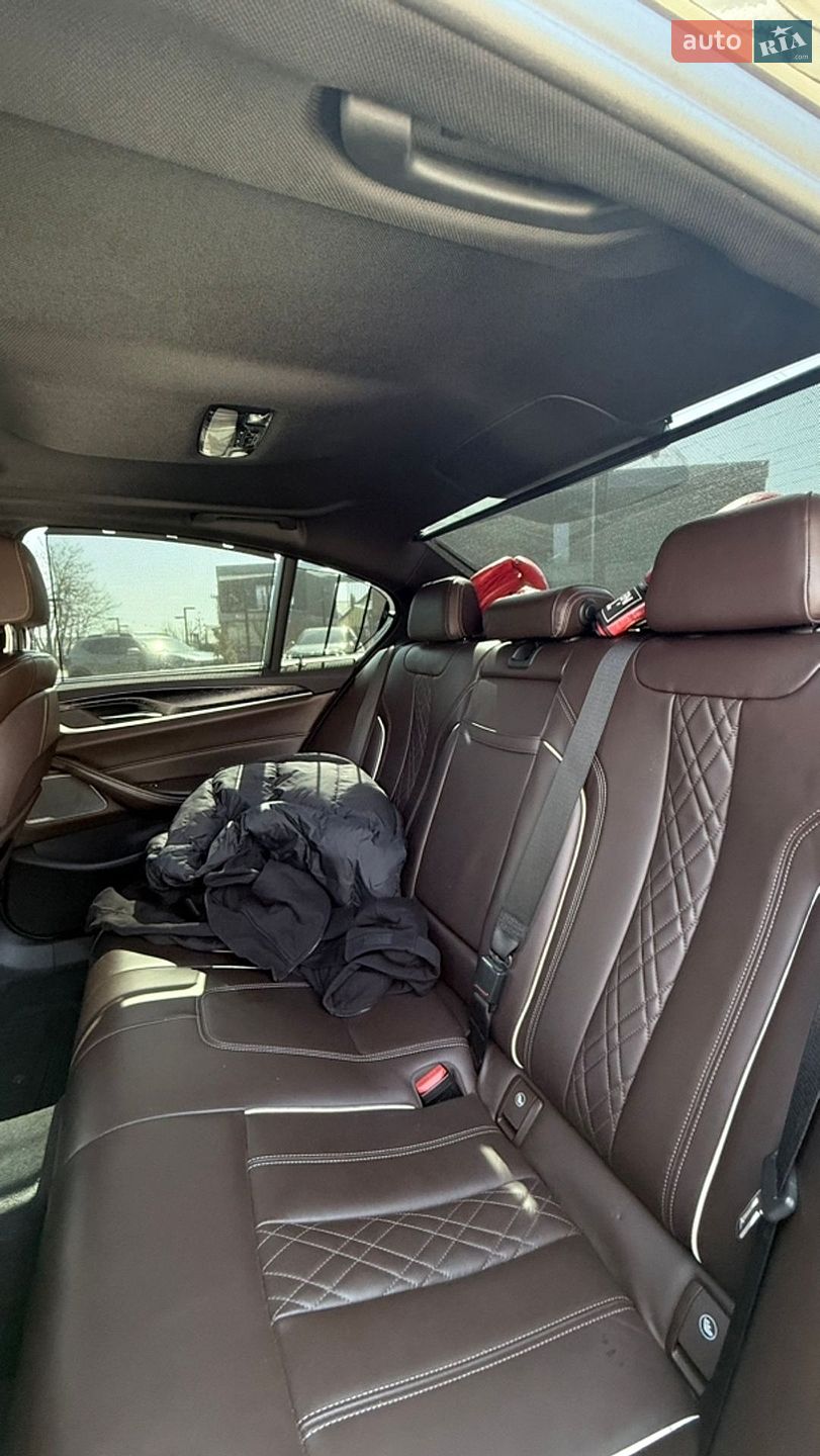 BMW 5 Series 2018 VIN WBAJE5C55KWW06675 фото оголошення 38 з 38