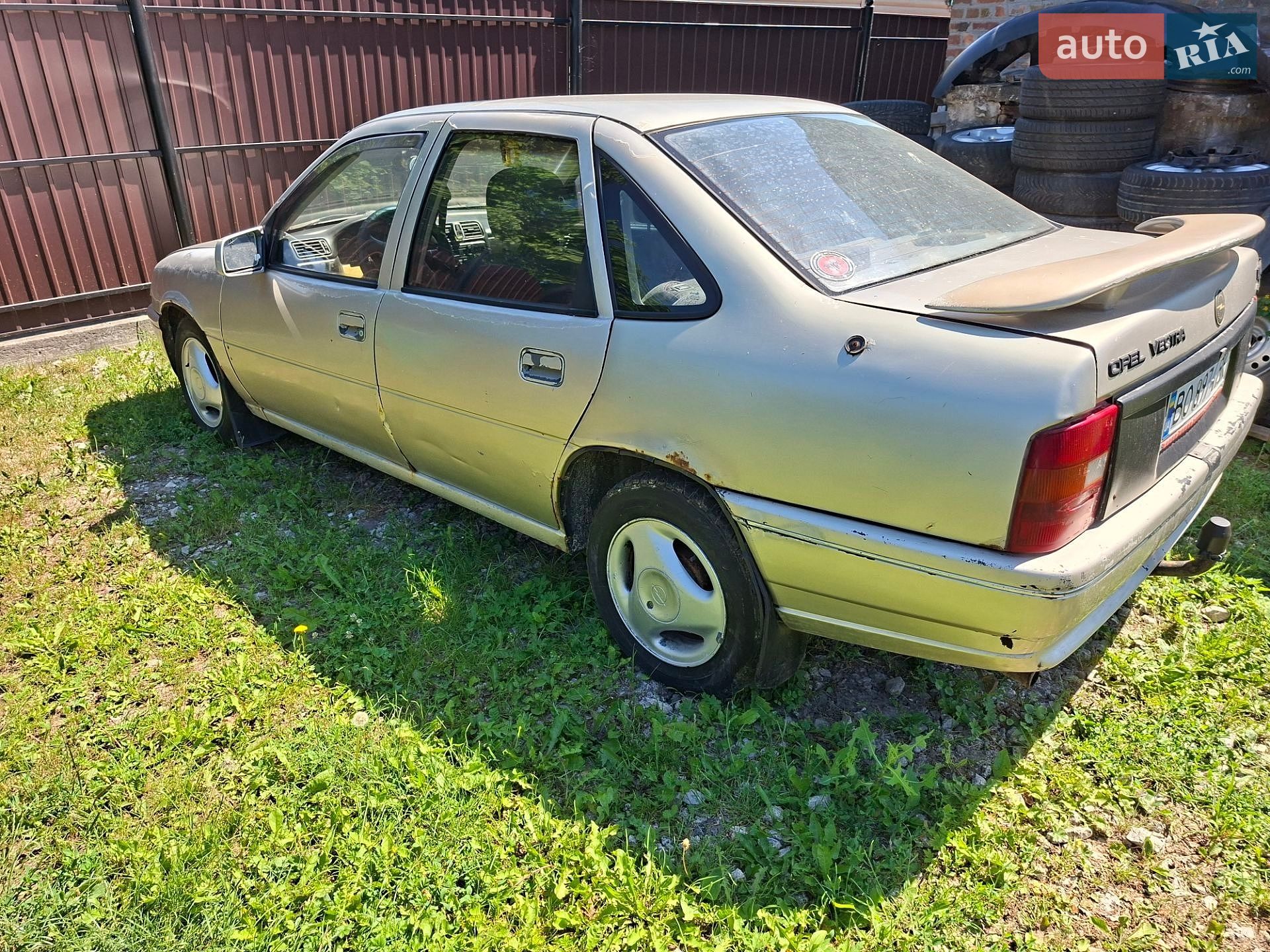 Opel Vectra 1990 VIN W0L000087L1079493 фото оголошення 2 з 6