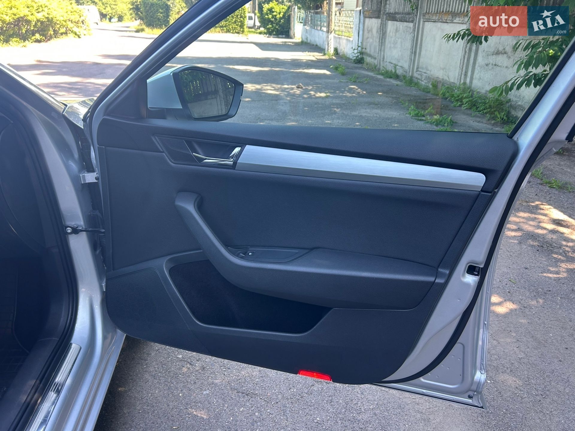 Skoda Superb 2017 VIN TMBJH7NP9H7551106 фото оголошення 12 з 25