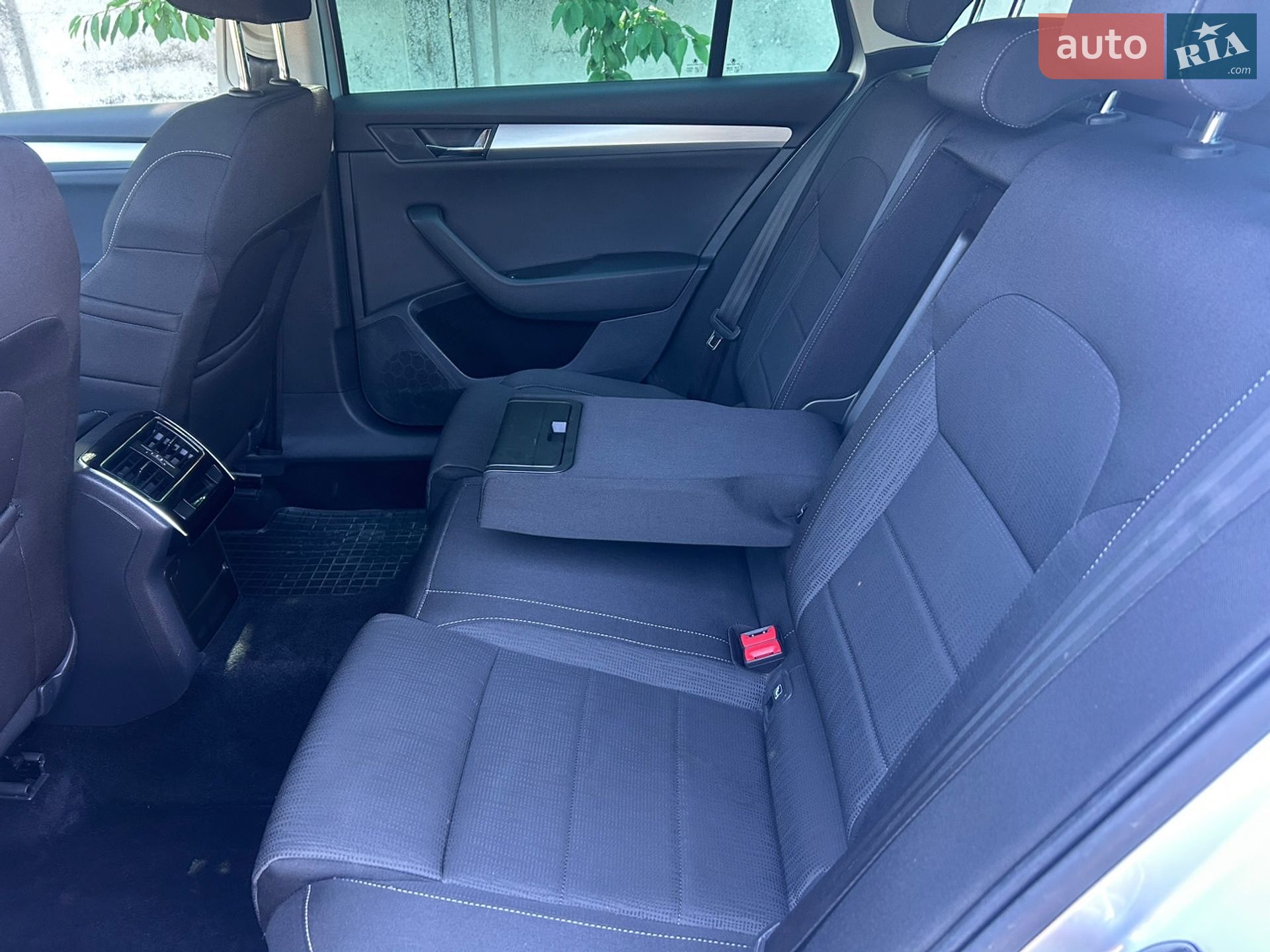 Skoda Superb 2017 VIN TMBJH7NP9H7551106 фото оголошення 16 з 25