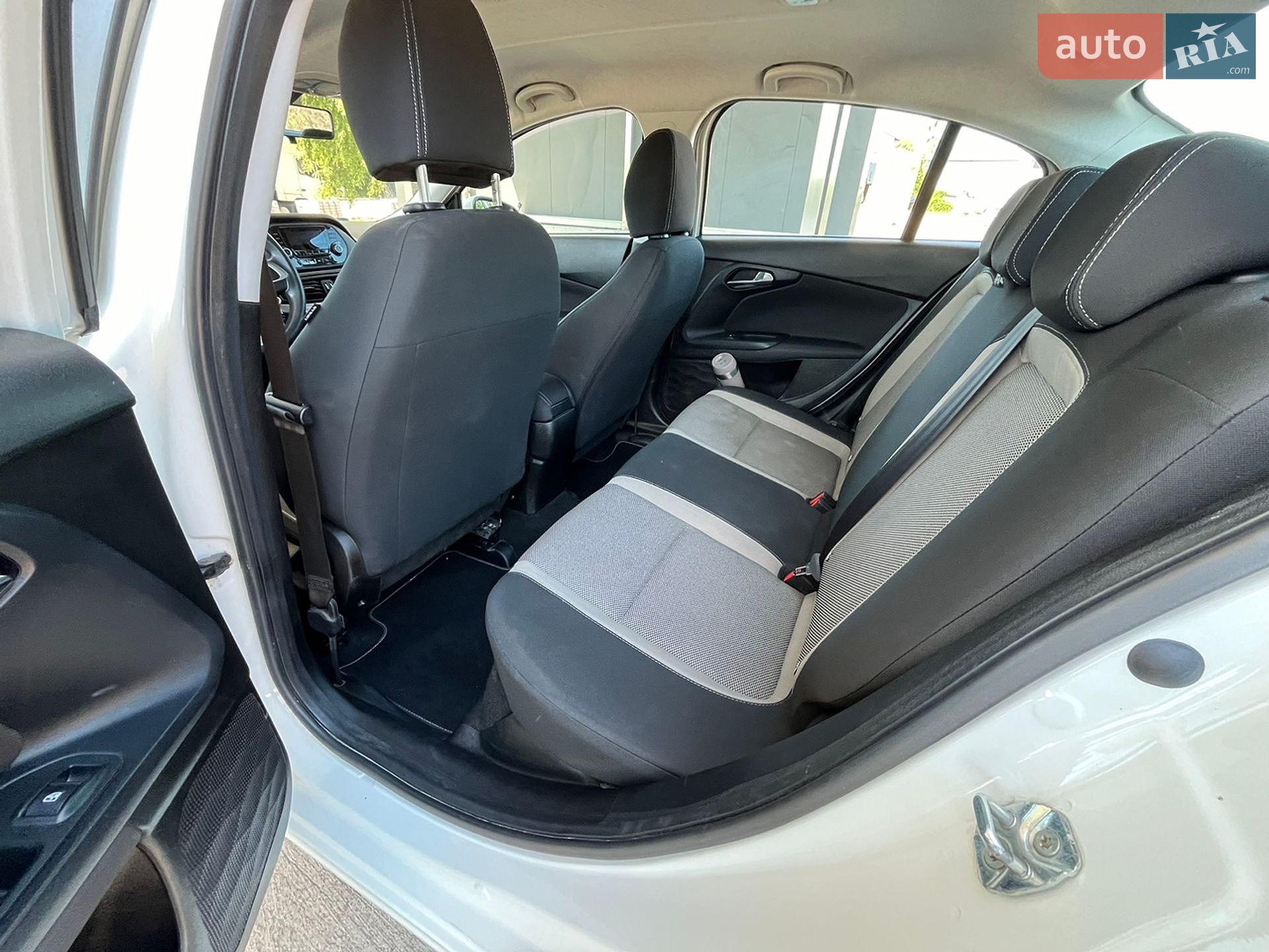 Fiat Tipo 2018 VIN ZFA35600006M40570 фото оголошення 13 з 22