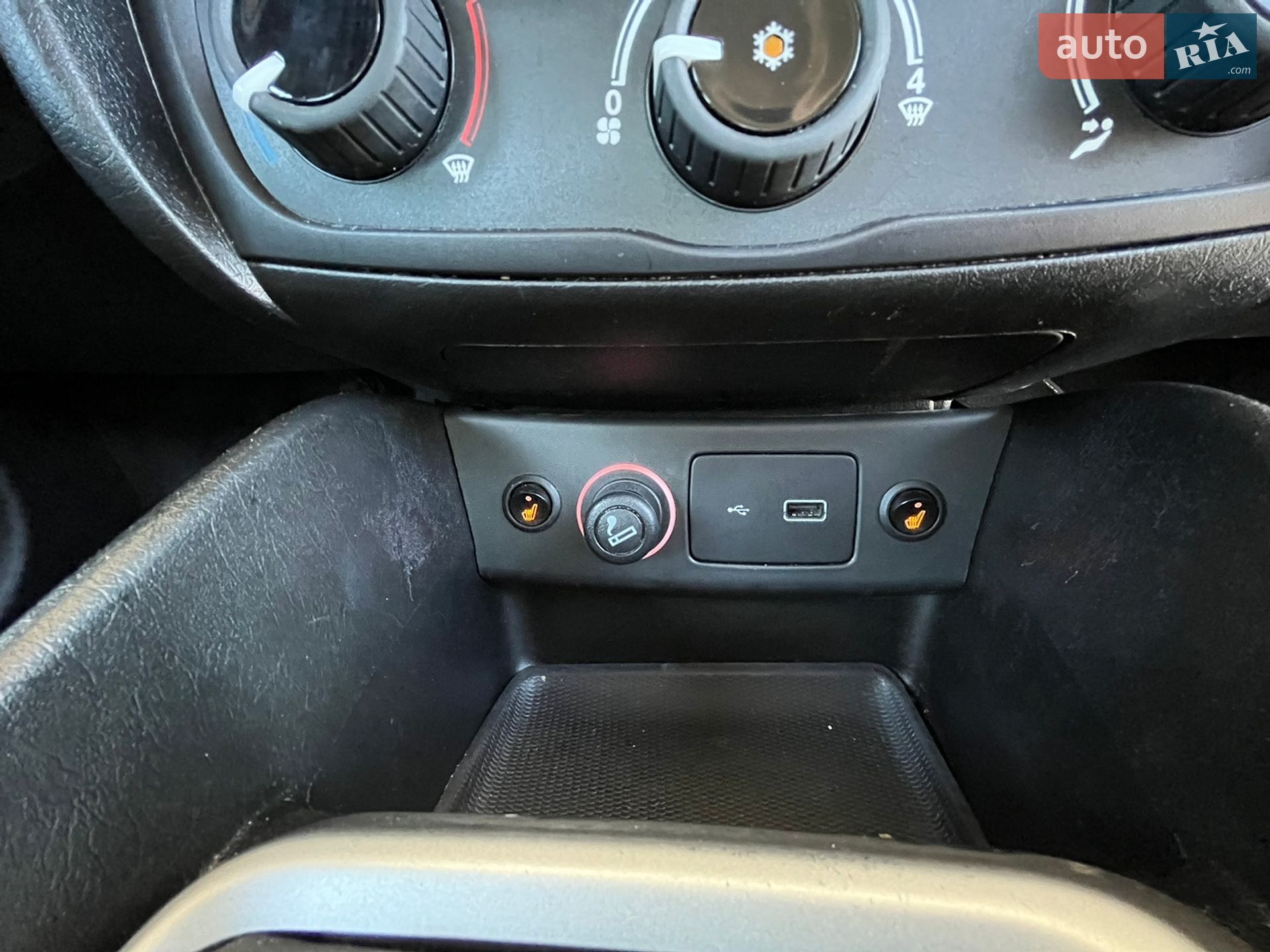 Fiat Tipo 2018 VIN ZFA35600006M40570 фото оголошення 18 з 22