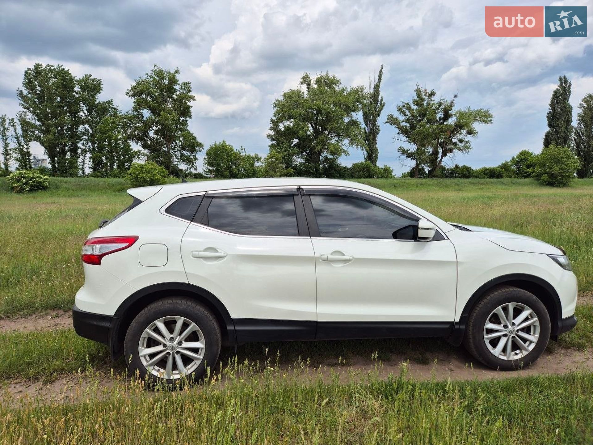 Nissan Qashqai 2017 VIN SJNFDAJ11U1970123 фото оголошення 2 з 13