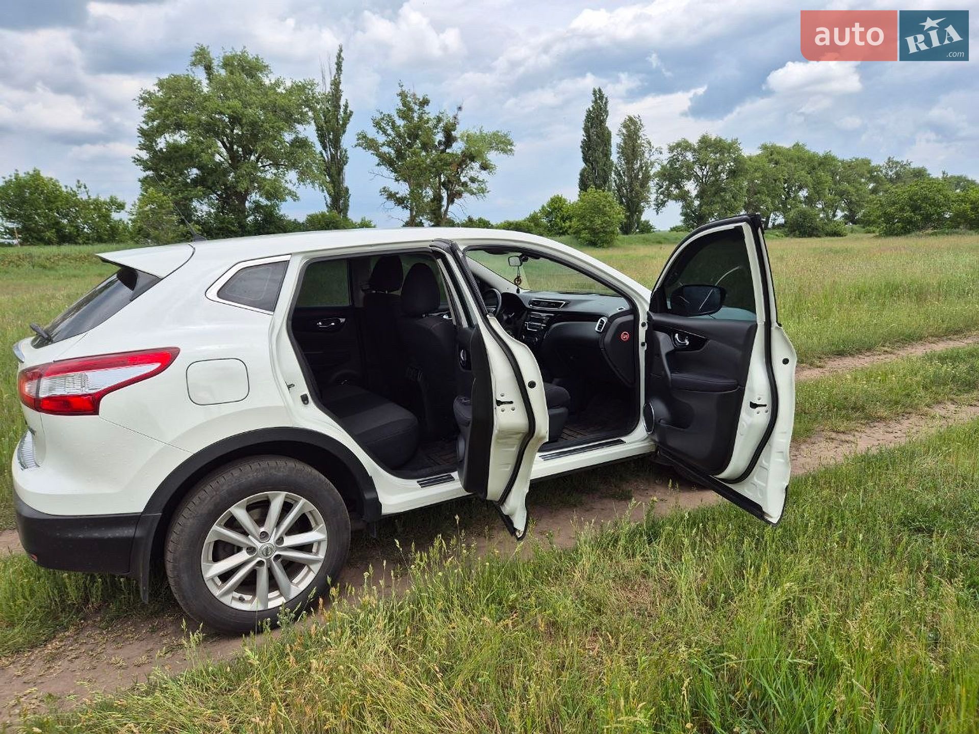 Nissan Qashqai 2017 VIN SJNFDAJ11U1970123 фото оголошення 4 з 13