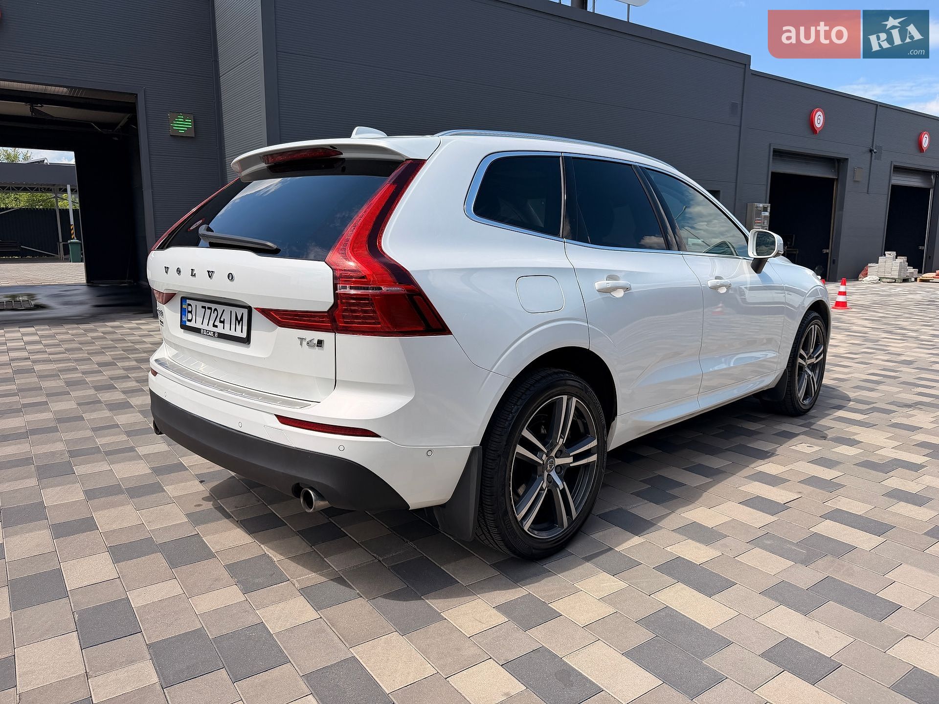 Volvo XC60 2018 VIN LYVA22RK5JB069768 фото оголошення 7 з 53