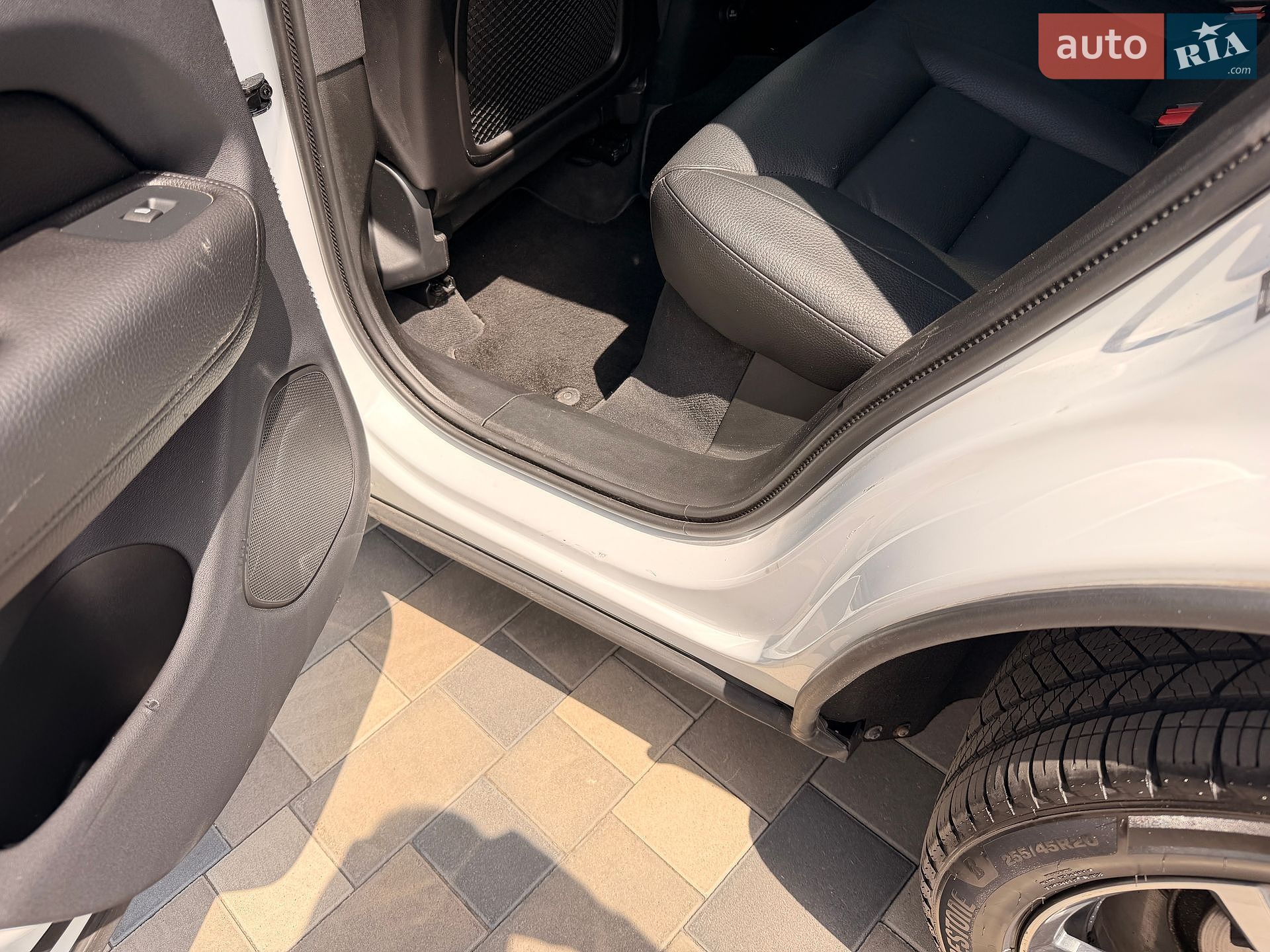 Volvo XC60 2018 VIN LYVA22RK5JB069768 фото оголошення 19 з 53