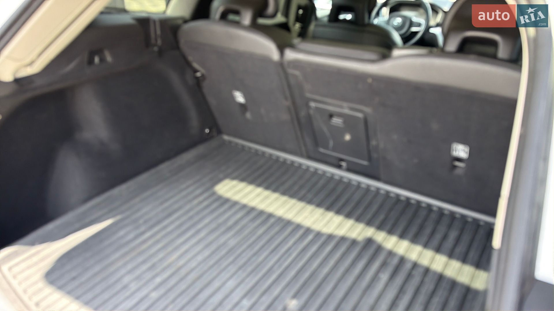 Volvo XC60 2018 VIN LYVA22RK5JB069768 фото оголошення 30 з 53