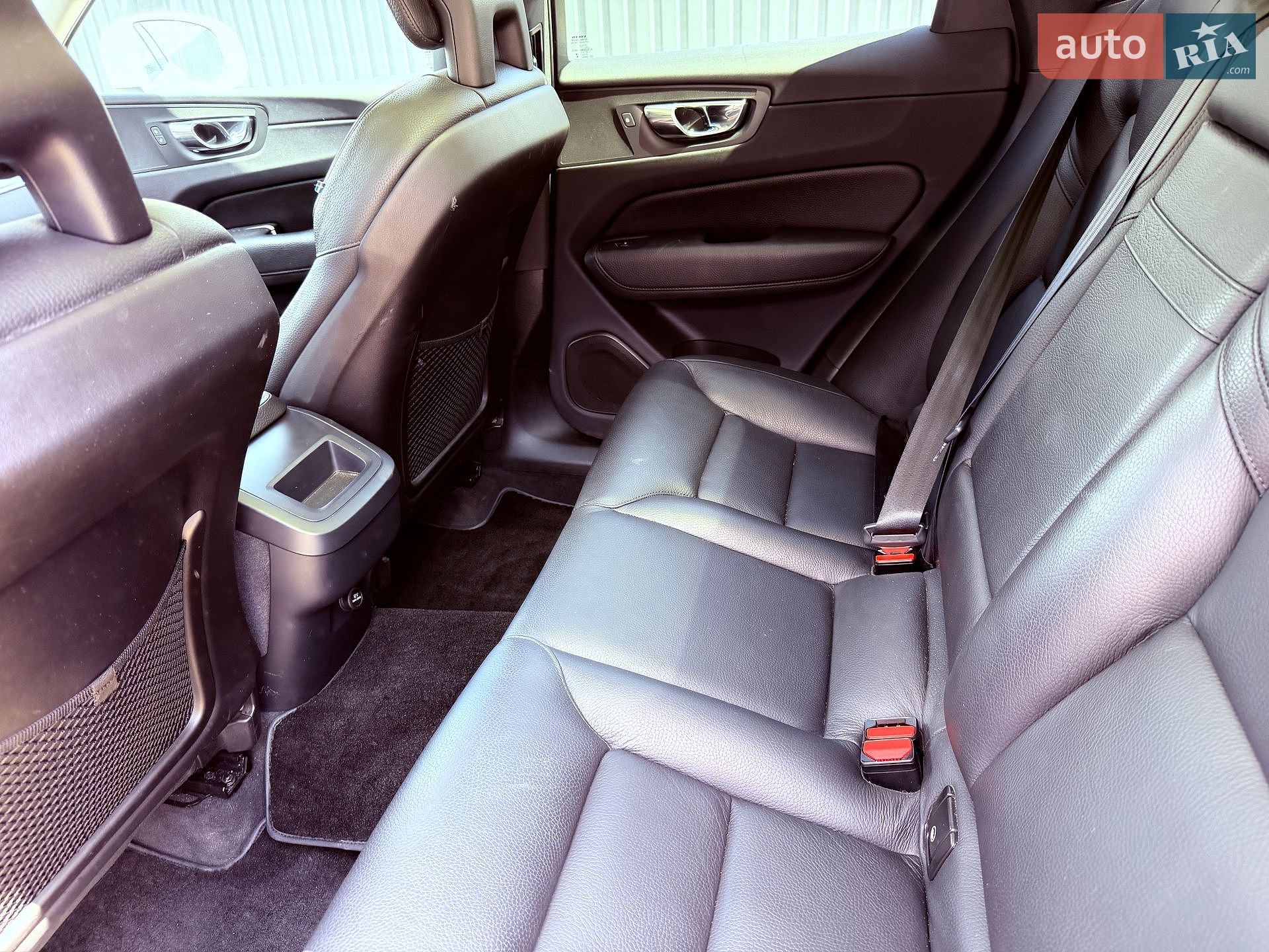 Volvo XC60 2018 VIN LYVA22RK5JB069768 фото оголошення 27 з 53