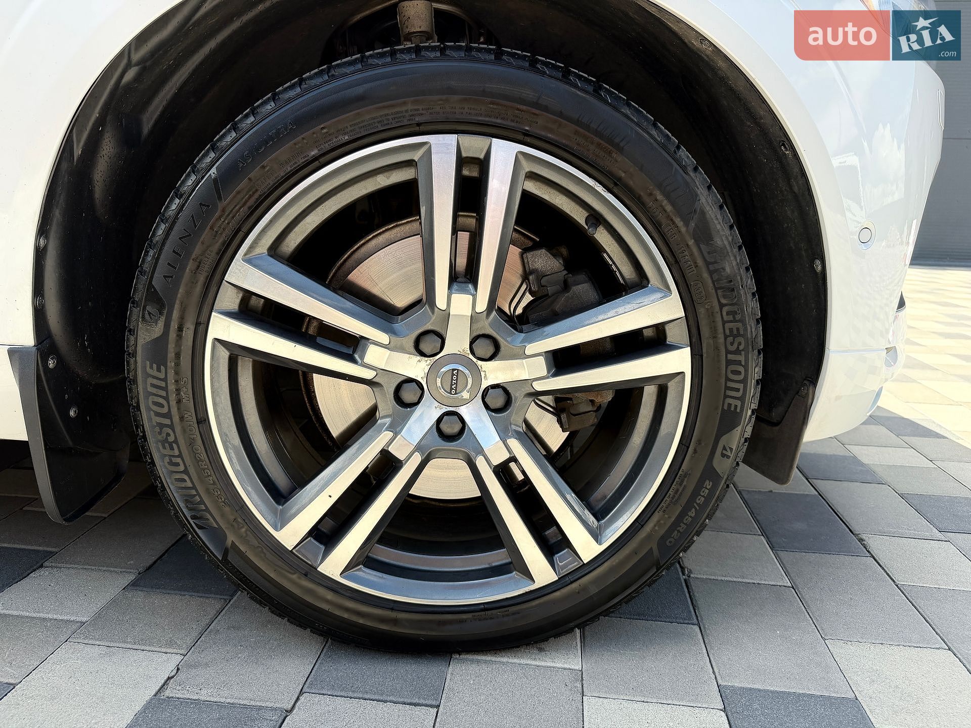 Volvo XC60 2018 VIN LYVA22RK5JB069768 фото оголошення 34 з 53