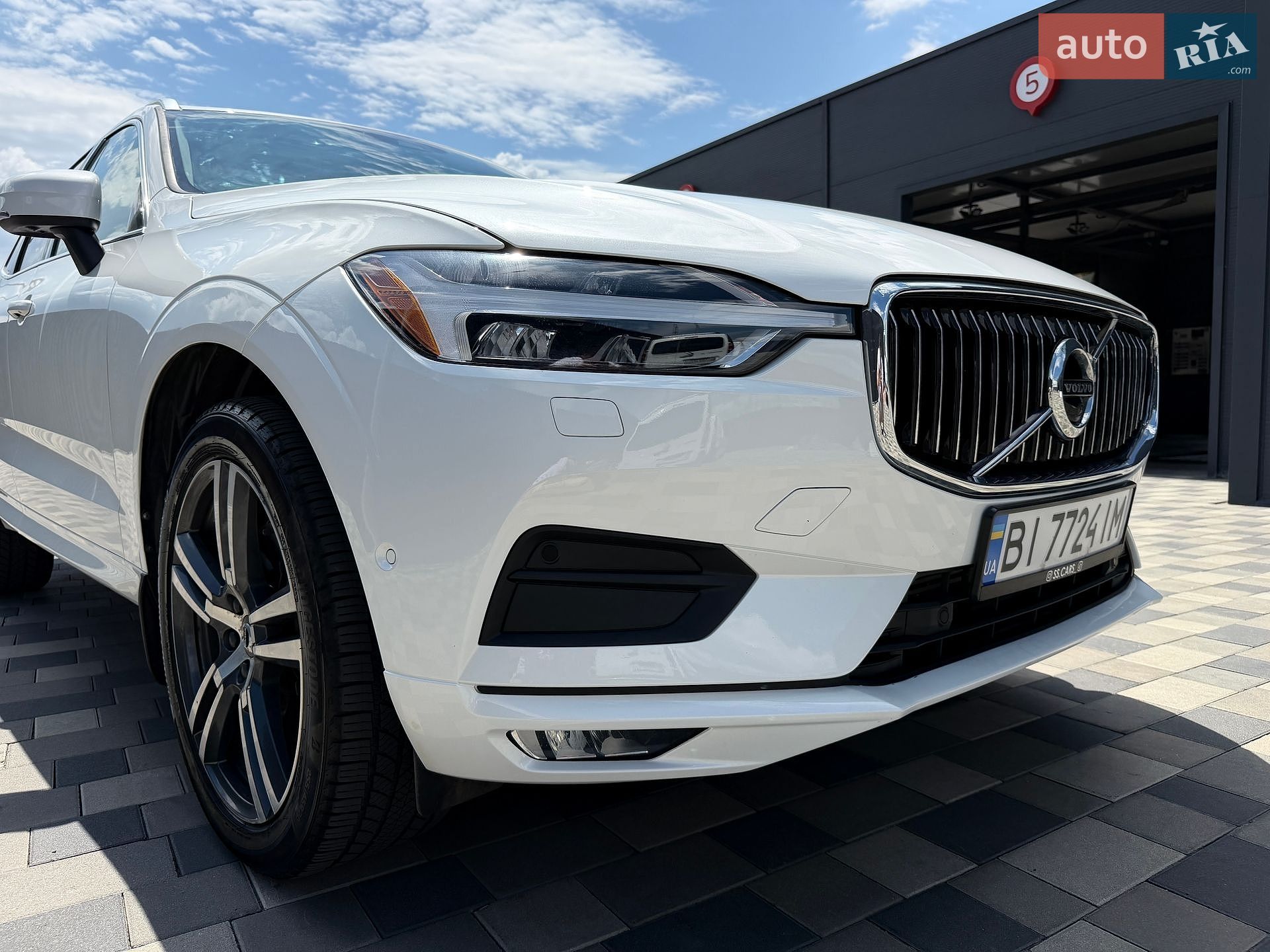 Volvo XC60 2018 VIN LYVA22RK5JB069768 фото оголошення 11 з 53