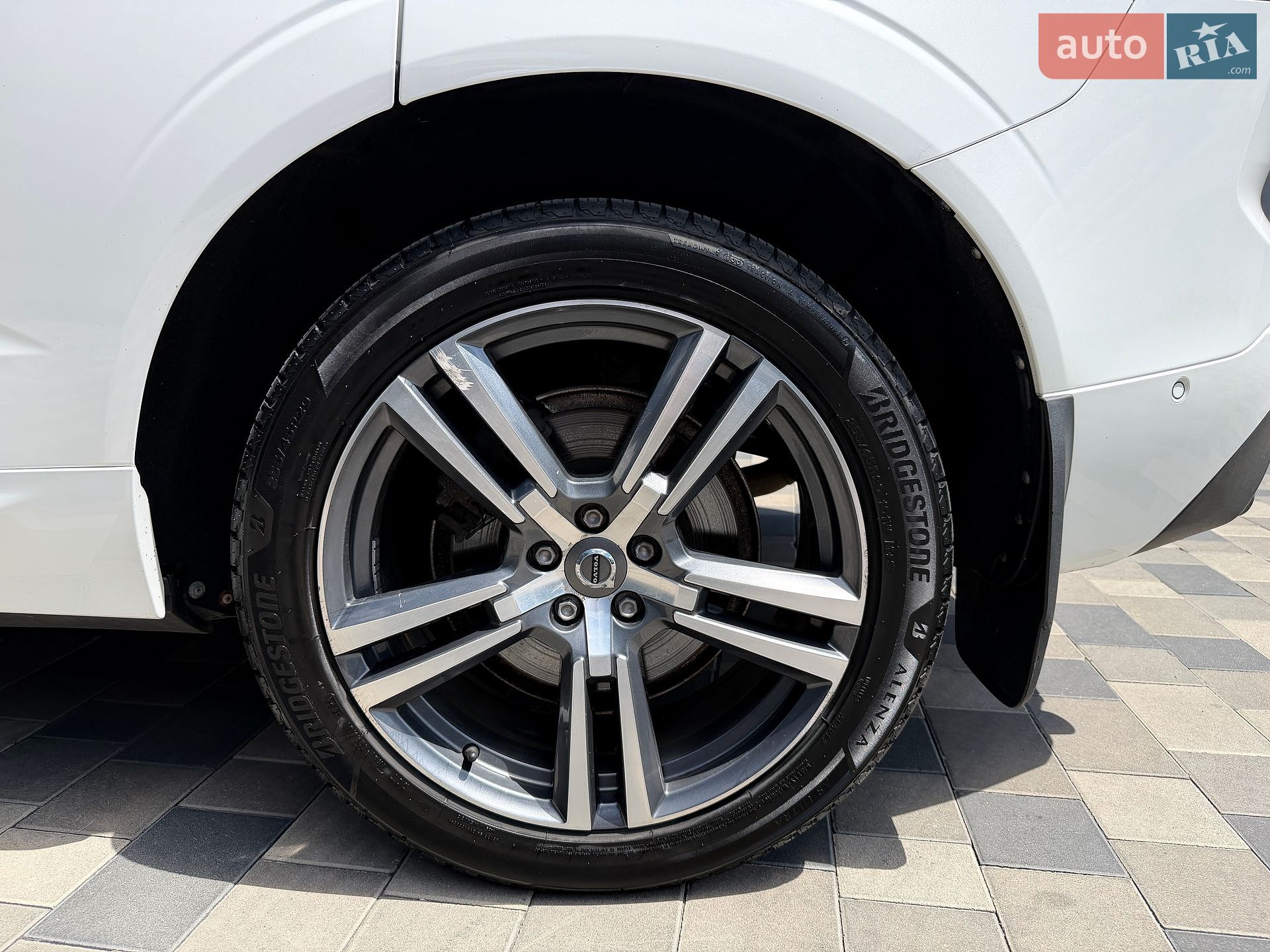 Volvo XC60 2018 VIN LYVA22RK5JB069768 фото оголошення 36 з 53