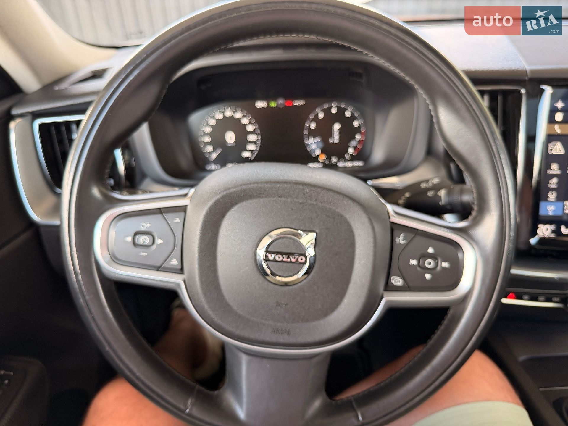 Volvo XC60 2018 VIN LYVA22RK5JB069768 фото оголошення 51 з 53