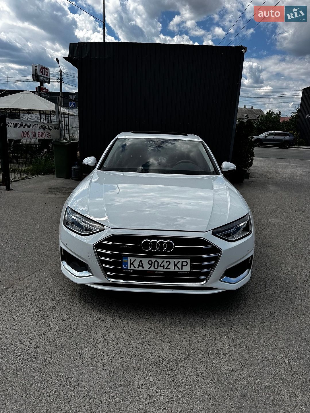 Audi A4 2020 VIN WAUABAF47MN002641 фото оголошення 2 з 31