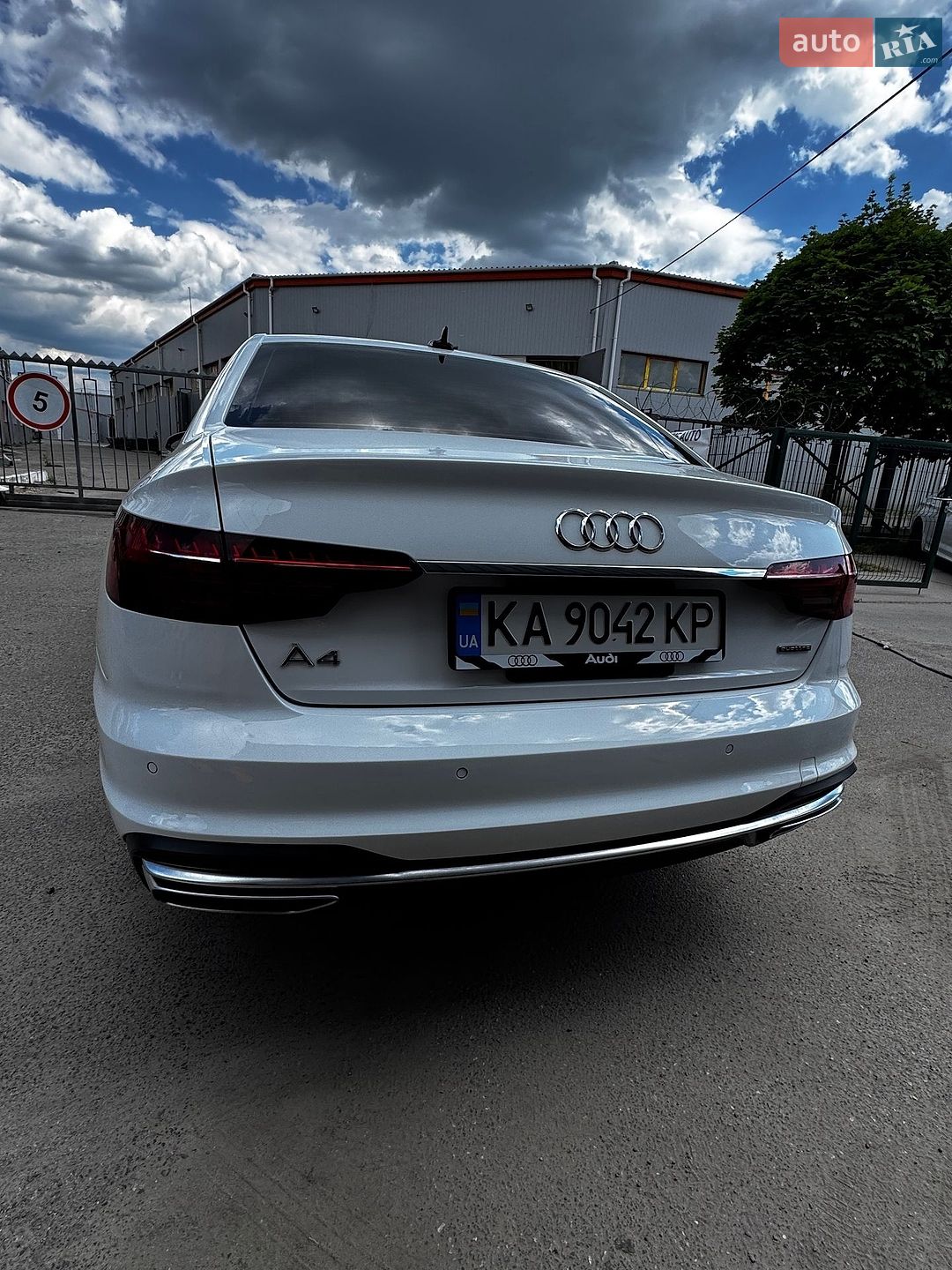 Audi A4 2020 VIN WAUABAF47MN002641 фото оголошення 12 з 31
