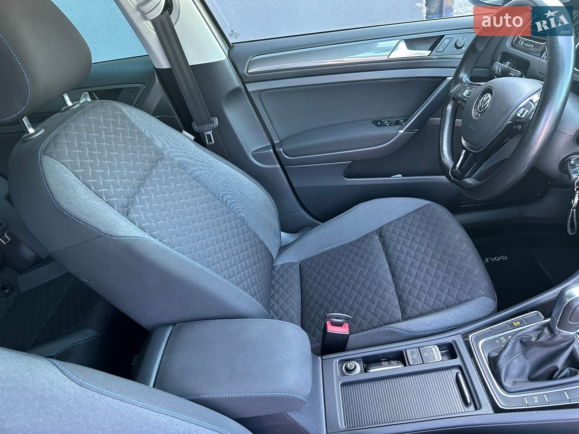 Volkswagen Golf 2018 VIN WVWZZZAUZKW030178 фото оголошення 15 з 22