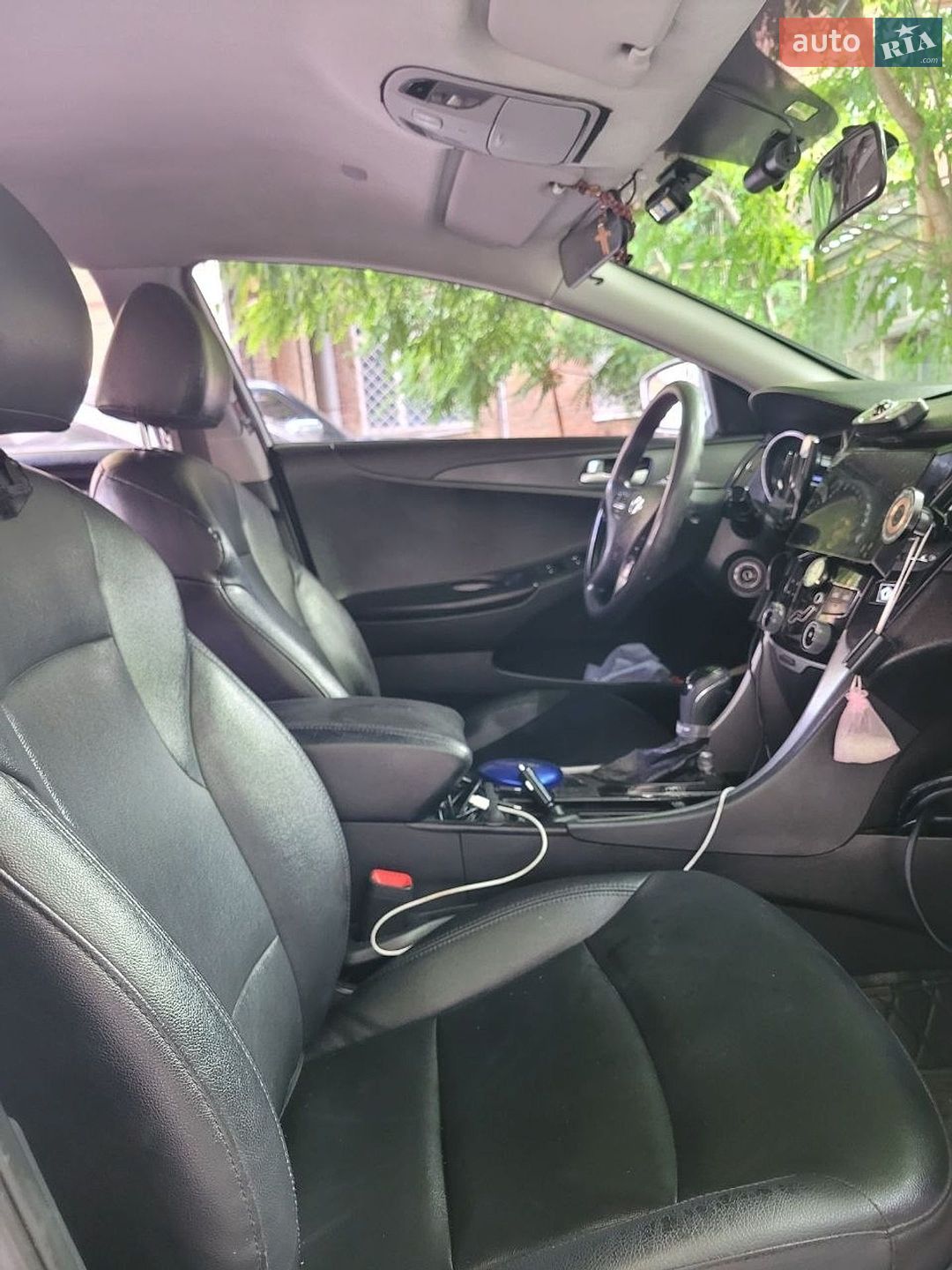 Hyundai Sonata 2012 VIN KMHEC41LBCA431285 фото оголошення 3 з 15