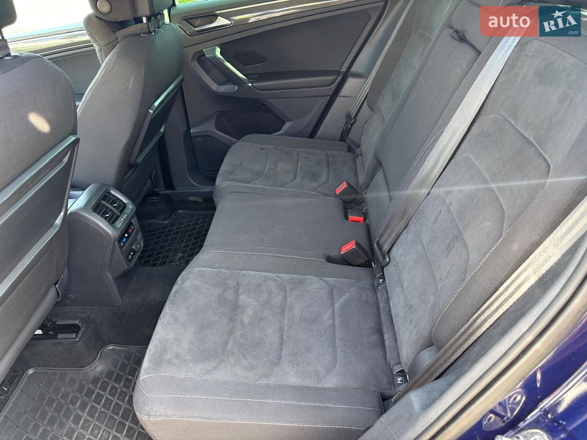 Volkswagen Tiguan 2018 VIN WVGZZZ5NZJW892985 фото оголошення 8 з 14