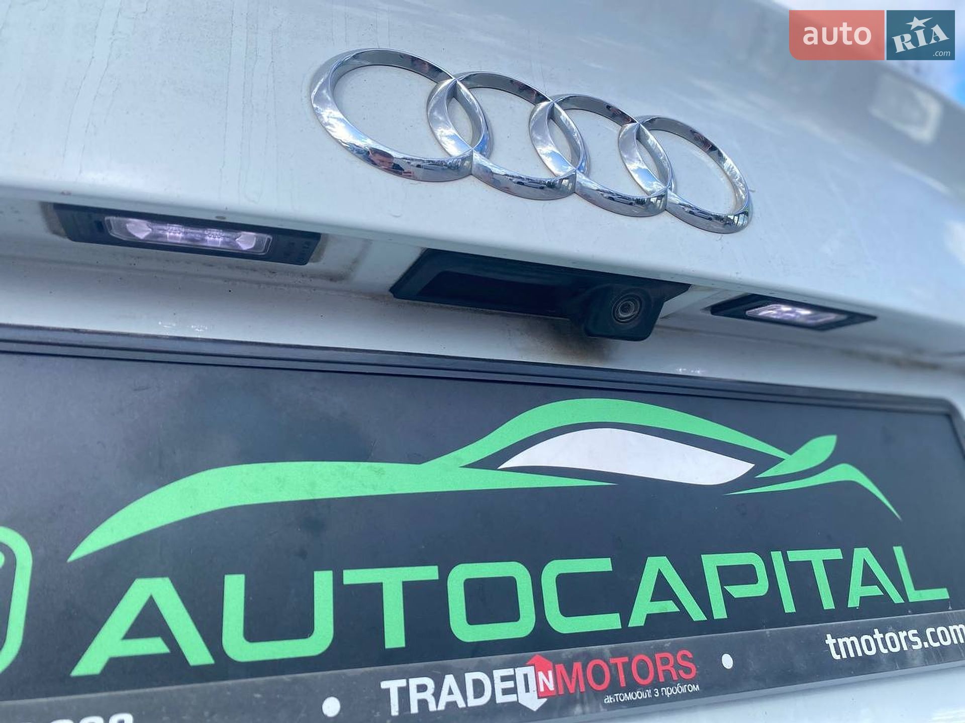AUDI A4 2015 VIN WAUFFAFL8FN000465 фото оголошення 16 з 51