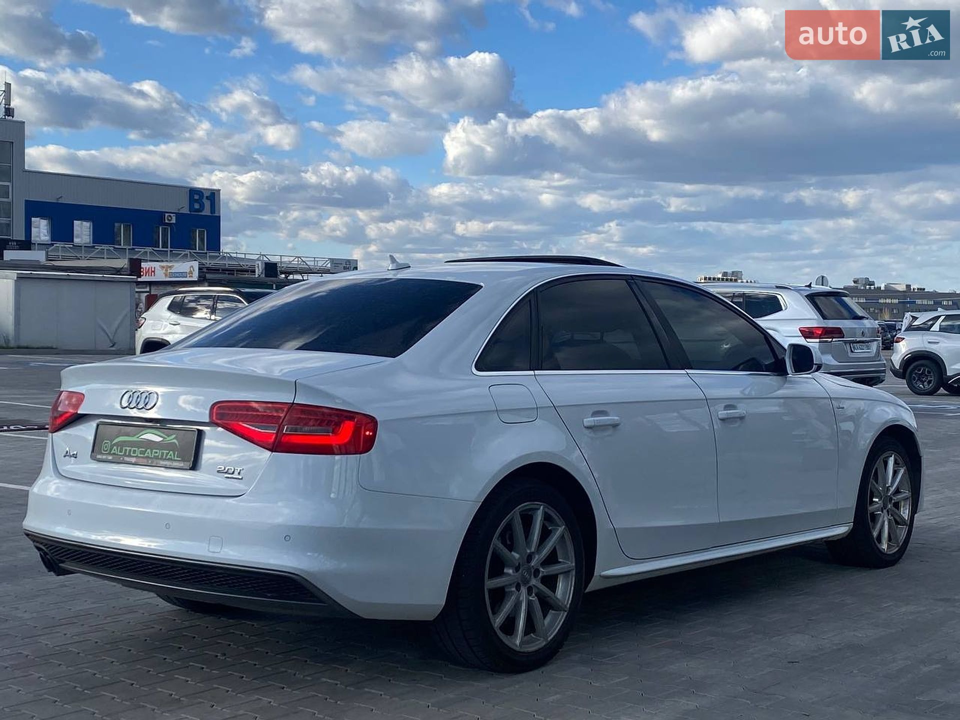 AUDI A4 2015 VIN WAUFFAFL8FN000465 фото оголошення 17 з 51
