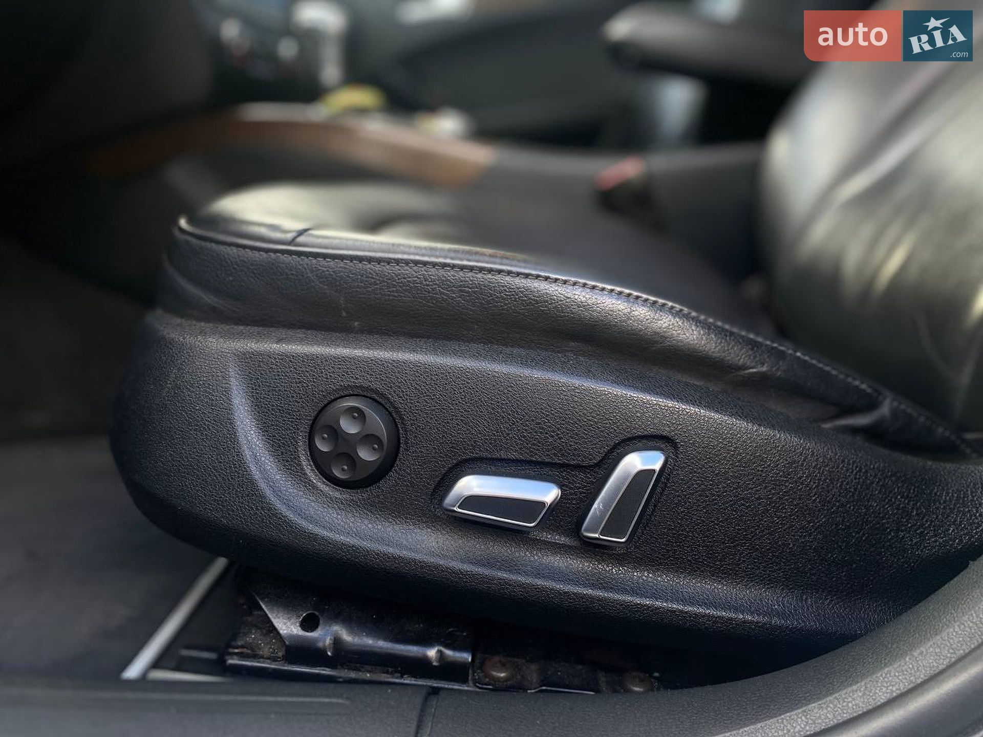 AUDI A4 2015 VIN WAUFFAFL8FN000465 фото оголошення 25 з 51
