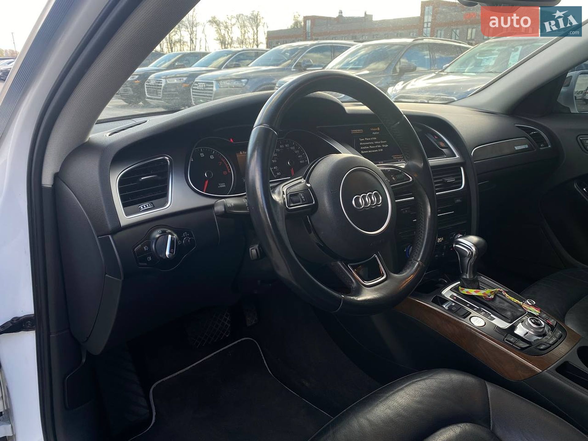 AUDI A4 2015 VIN WAUFFAFL8FN000465 фото оголошення 26 з 51