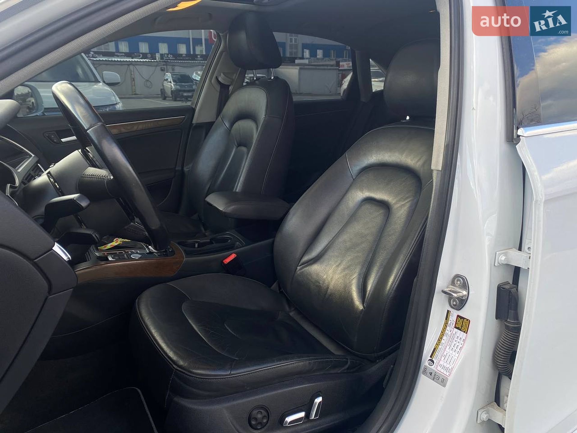 AUDI A4 2015 VIN WAUFFAFL8FN000465 фото оголошення 28 з 51