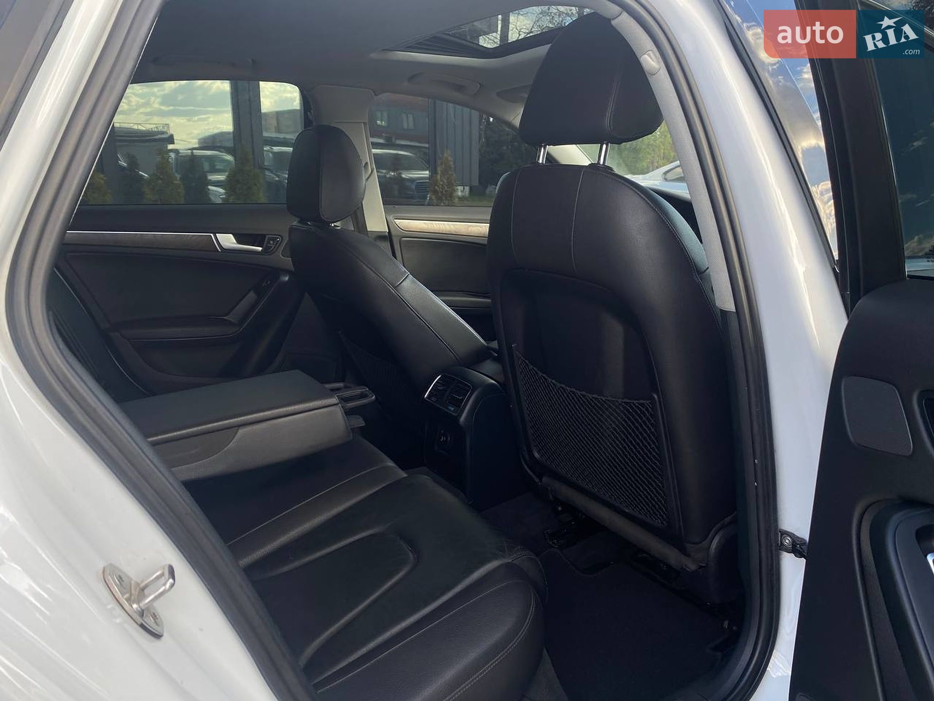 AUDI A4 2015 VIN WAUFFAFL8FN000465 фото оголошення 30 з 51