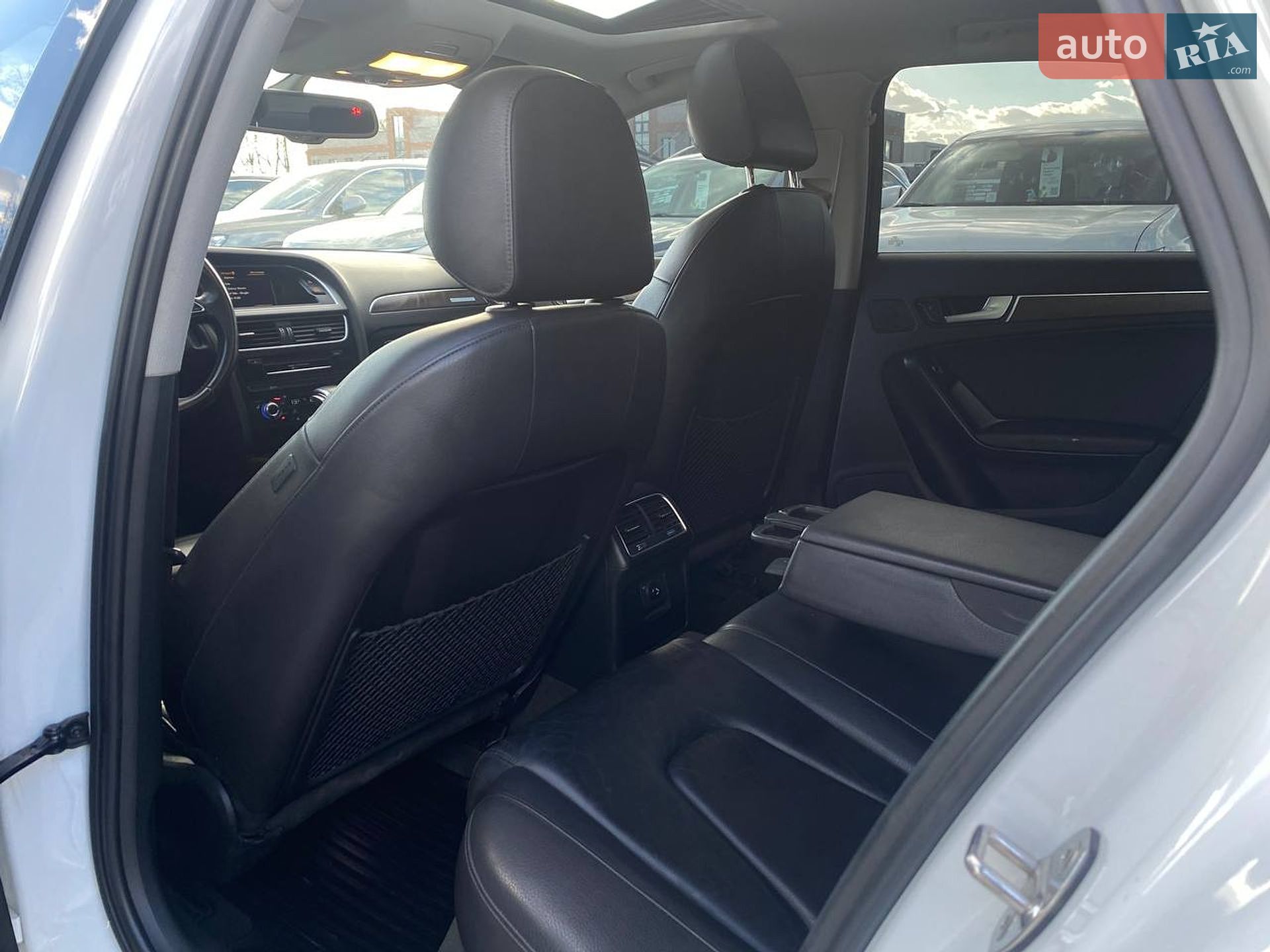 AUDI A4 2015 VIN WAUFFAFL8FN000465 фото оголошення 31 з 51