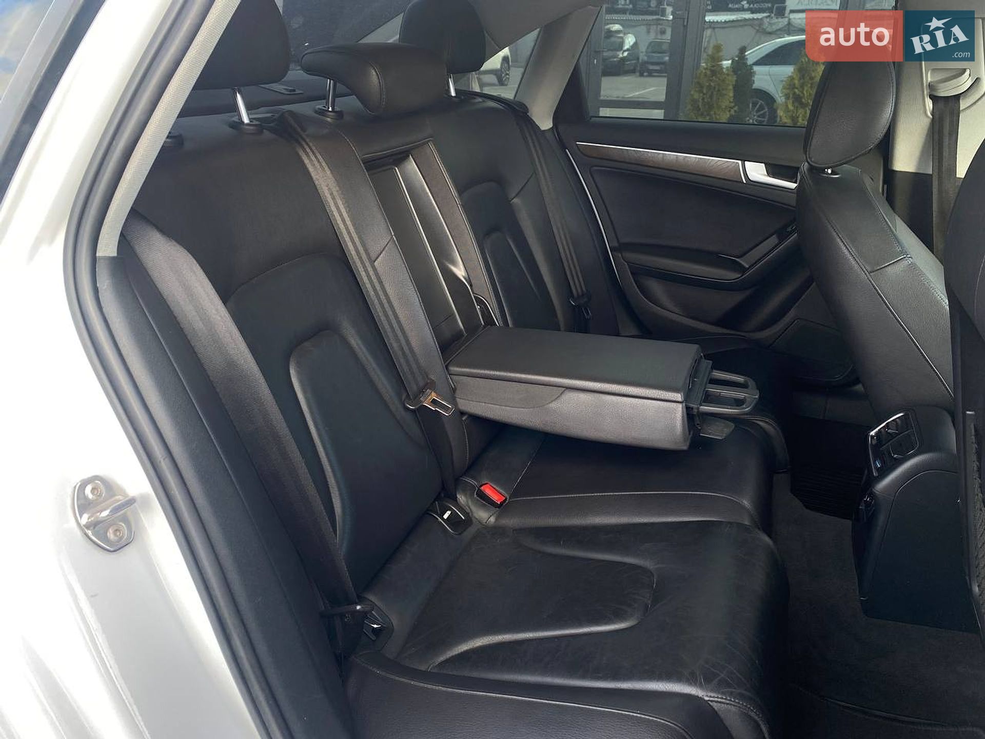 AUDI A4 2015 VIN WAUFFAFL8FN000465 фото оголошення 32 з 51