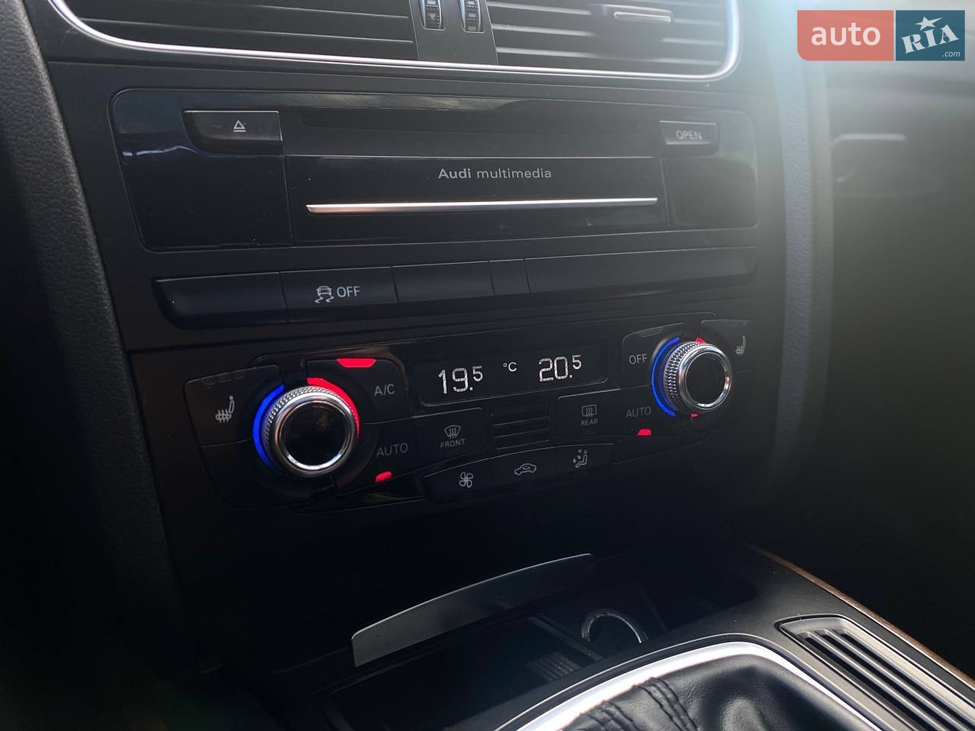 AUDI A4 2015 VIN WAUFFAFL8FN000465 фото оголошення 38 з 51