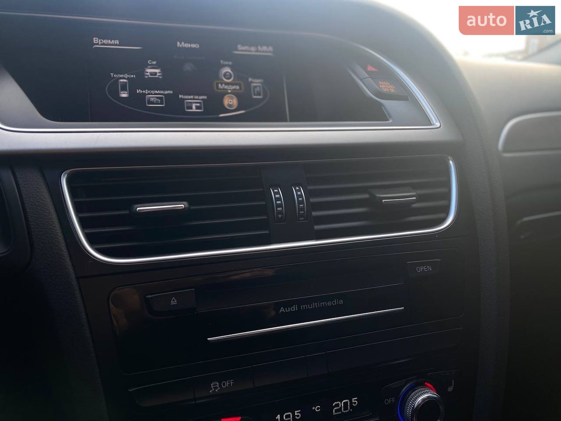 AUDI A4 2015 VIN WAUFFAFL8FN000465 фото оголошення 39 з 51
