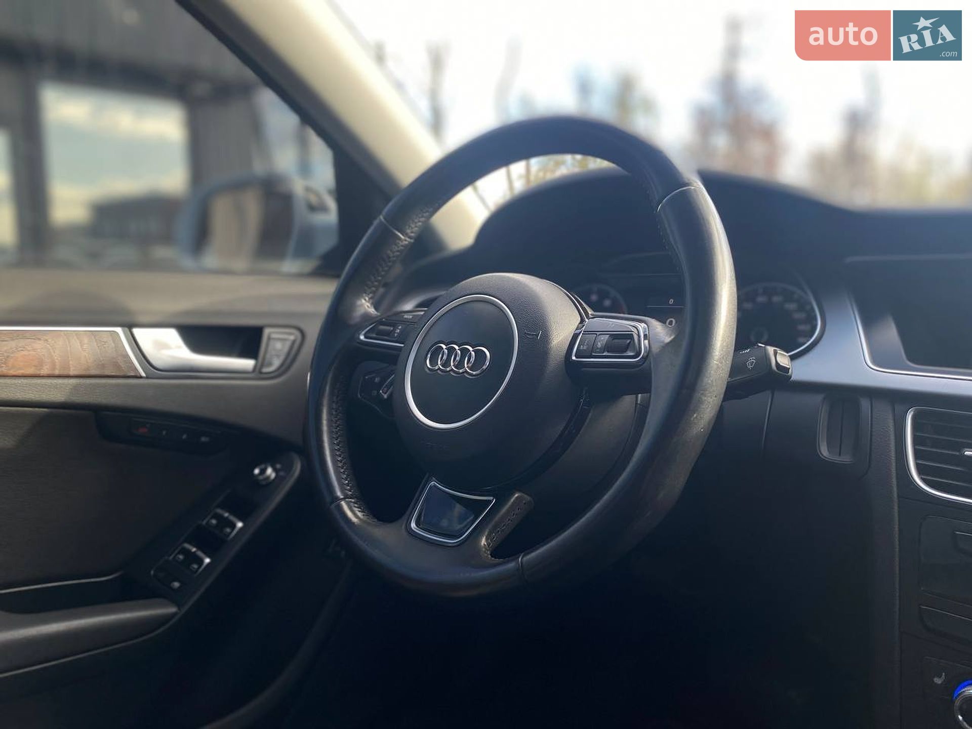 AUDI A4 2015 VIN WAUFFAFL8FN000465 фото оголошення 47 з 51