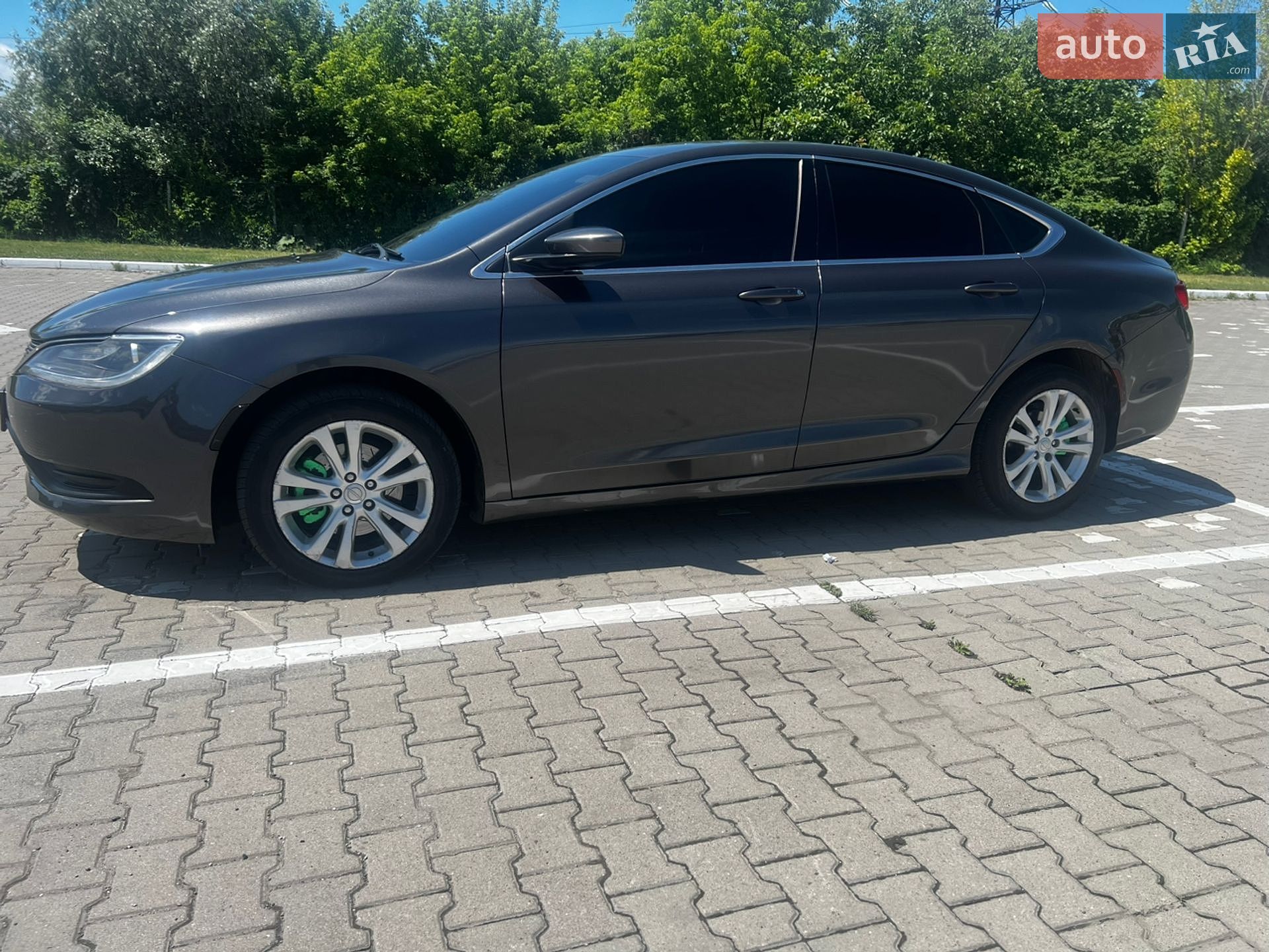 Chrysler 200 2015 VIN 1C3CCCAB7FN725648 фото оголошення 4 з 37