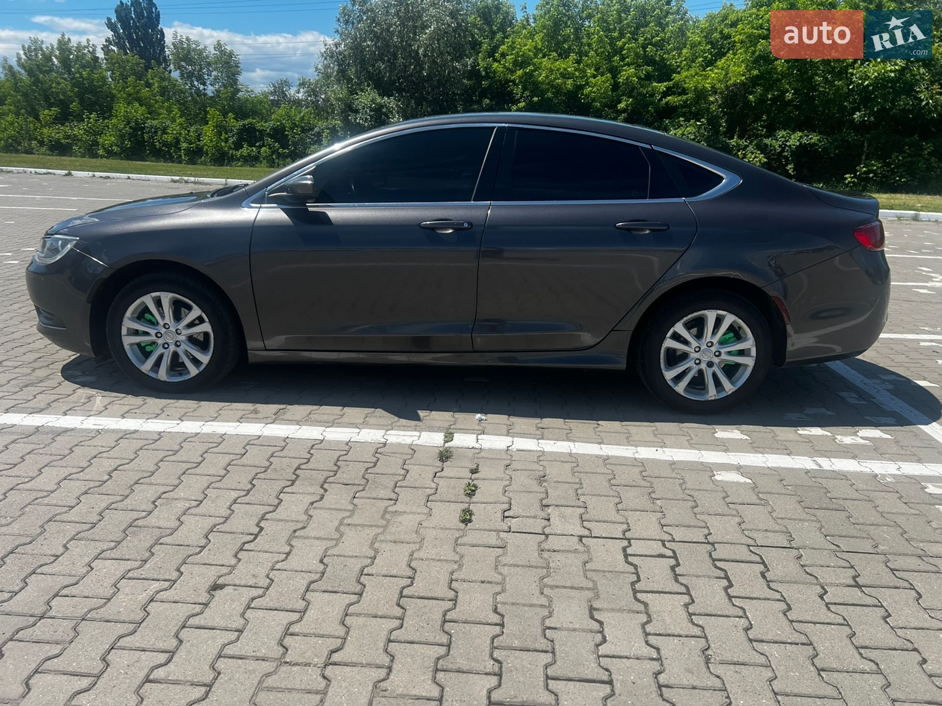 Chrysler 200 2015 VIN 1C3CCCAB7FN725648 фото оголошення 10 з 37