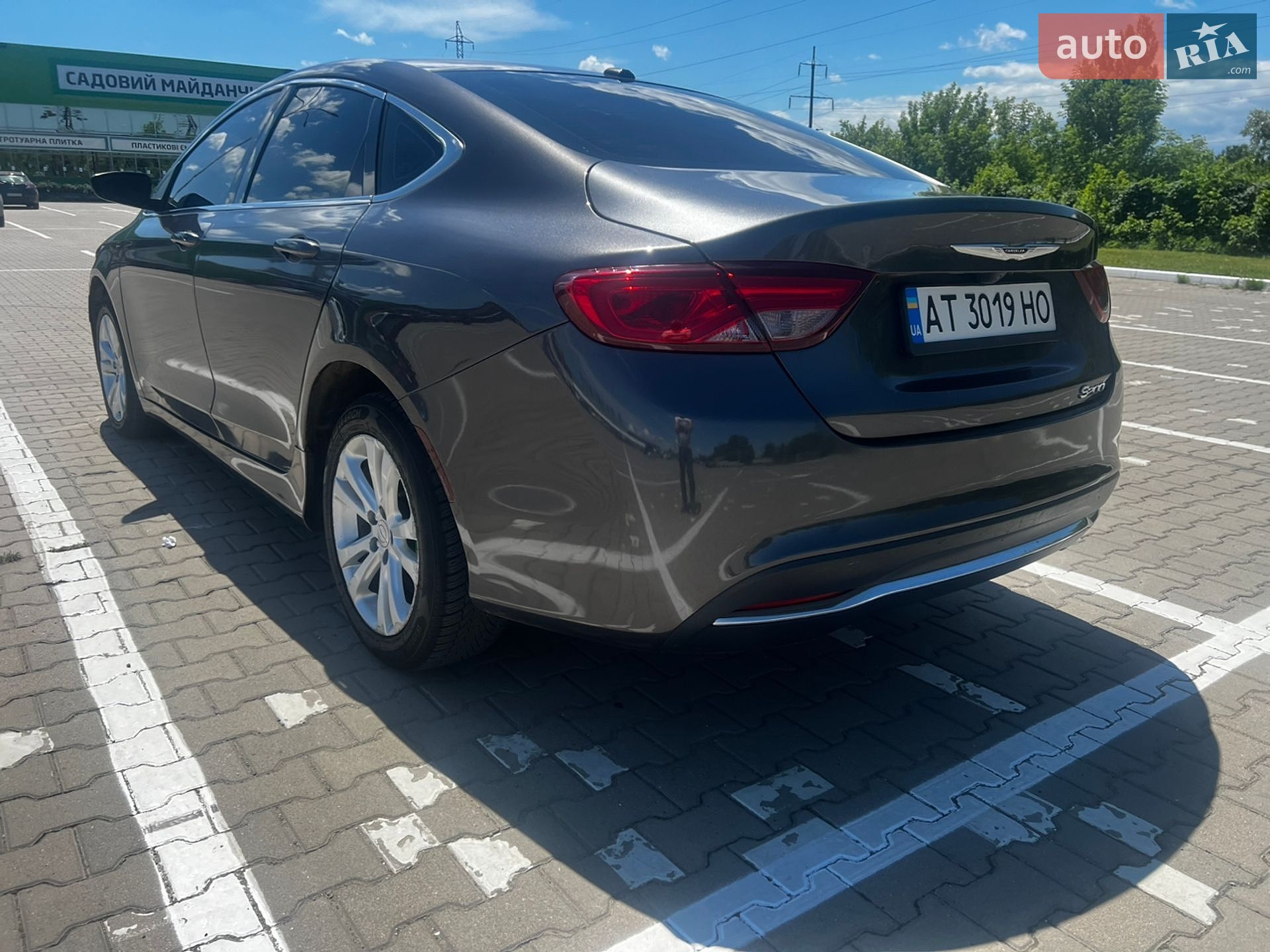 Chrysler 200 2015 VIN 1C3CCCAB7FN725648 фото оголошення 2 з 37
