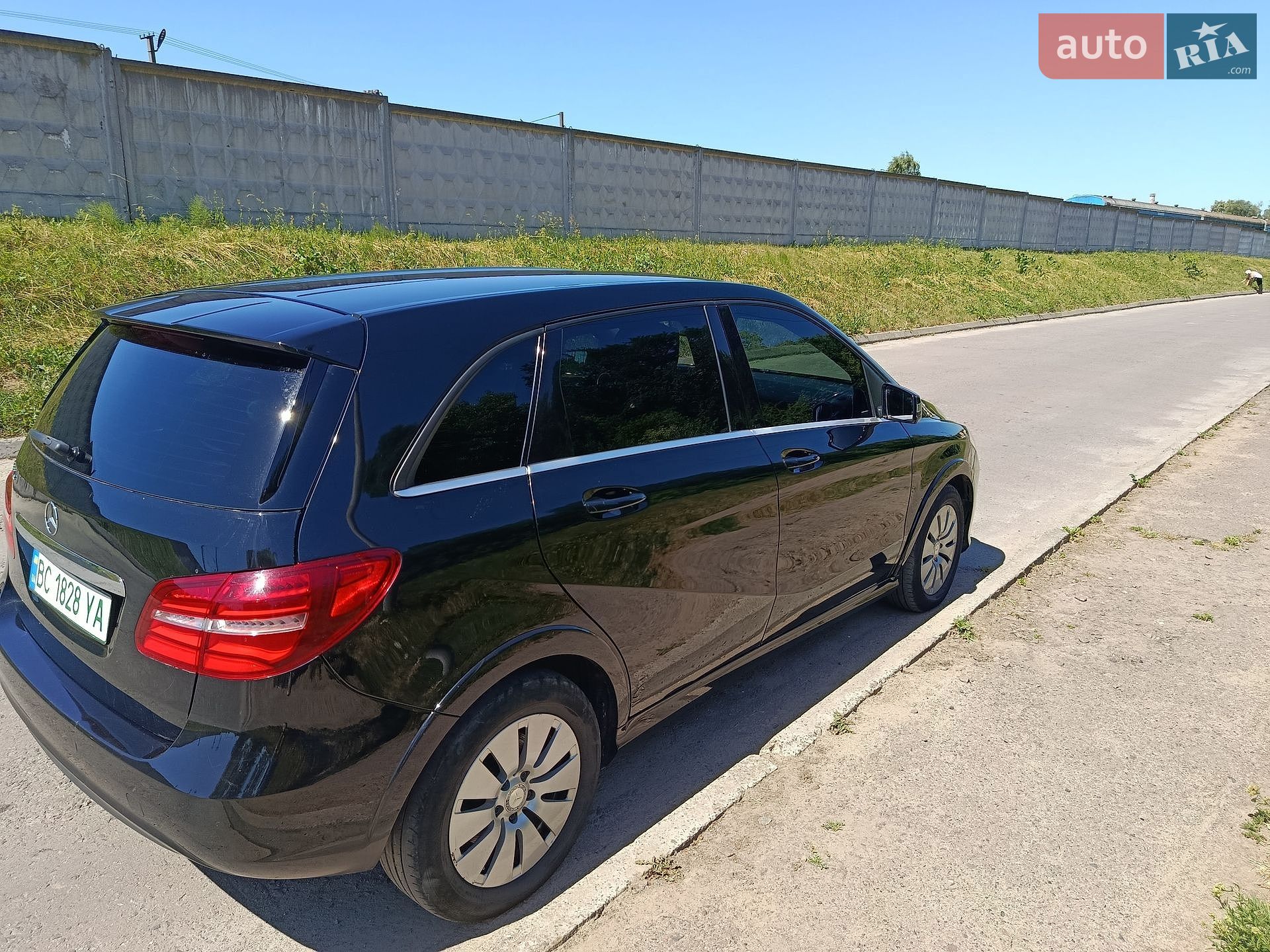 Mercedes-Benz B-Class 2016 VIN WDD2428901J011160 фото оголошення 3 з 13