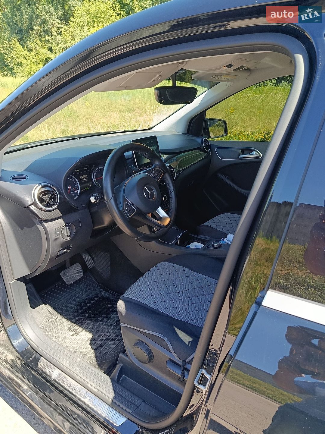 Mercedes-Benz B-Class 2016 VIN WDD2428901J011160 фото оголошення 12 з 13