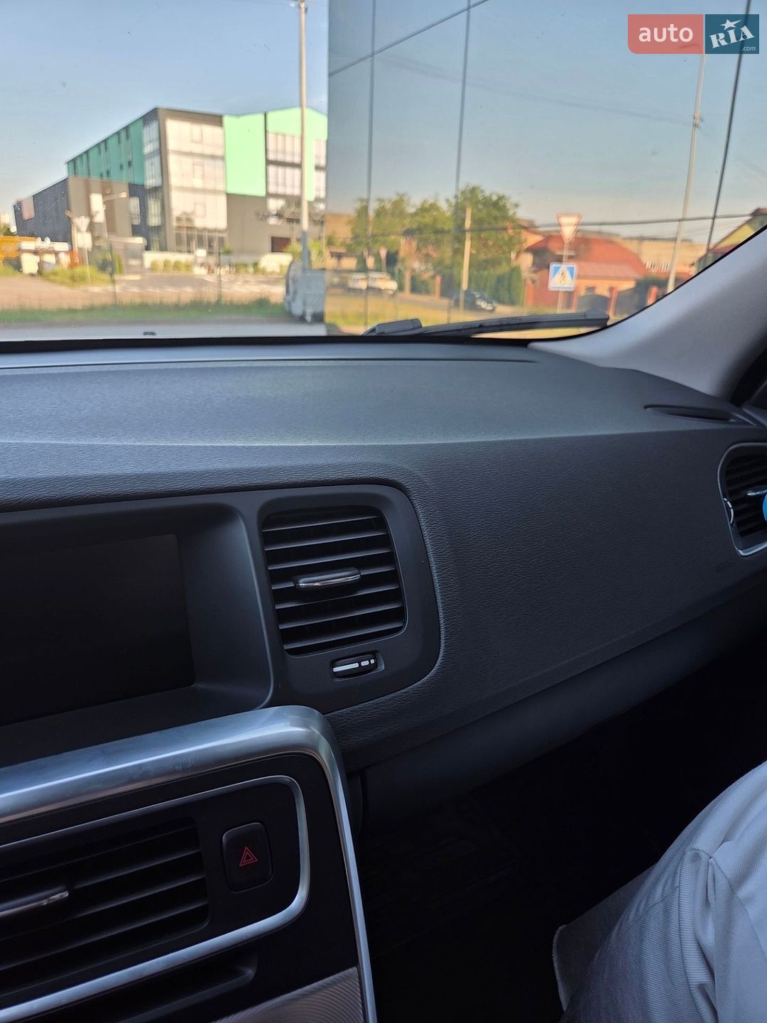 Volvo V60 2012 VIN YV1FW84ABC1080437 фото оголошення 33 з 34