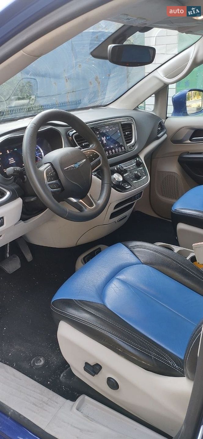 Chrysler Pacifica 2018 VIN 2C4RC1H74JR293589 фото оголошення 12 з 17
