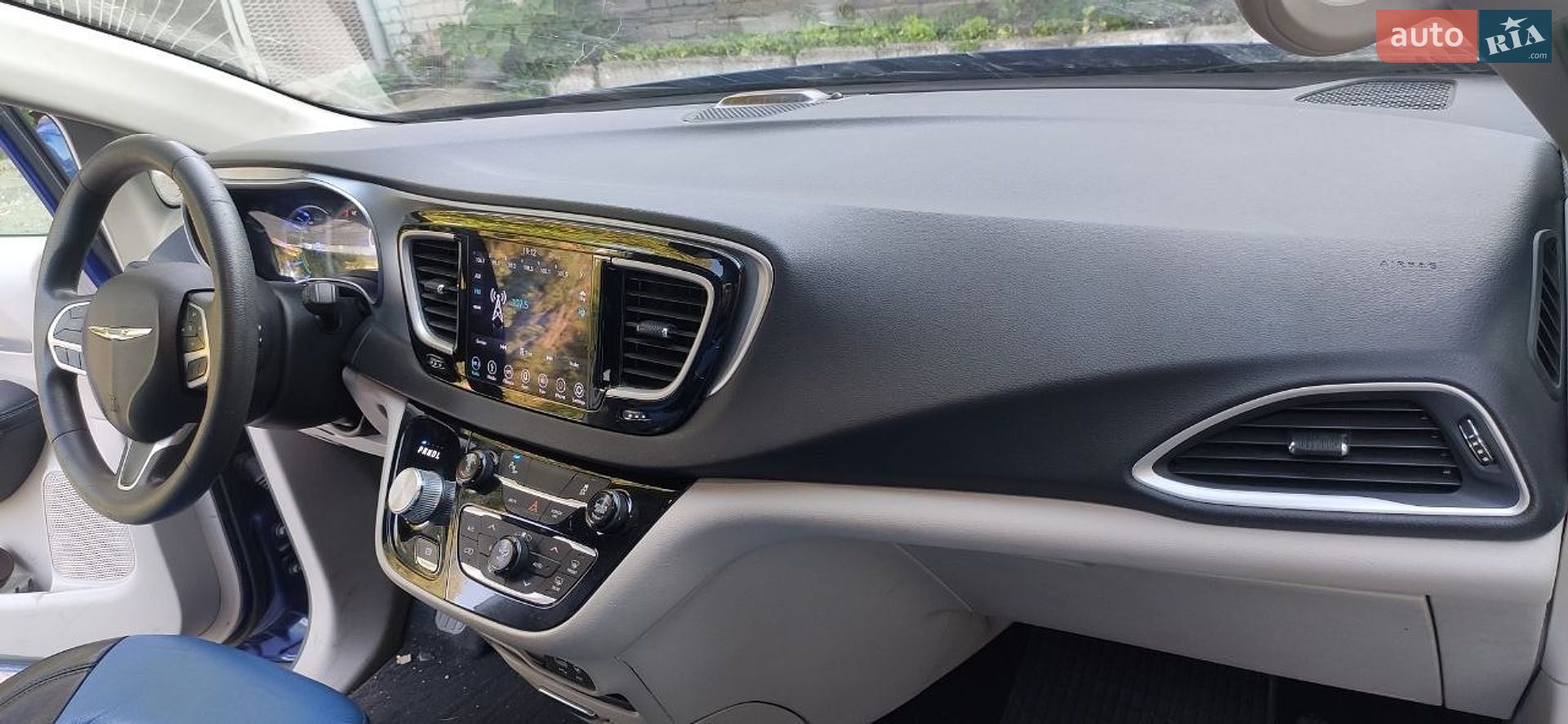 Chrysler Pacifica 2018 VIN 2C4RC1H74JR293589 фото оголошення 13 з 17