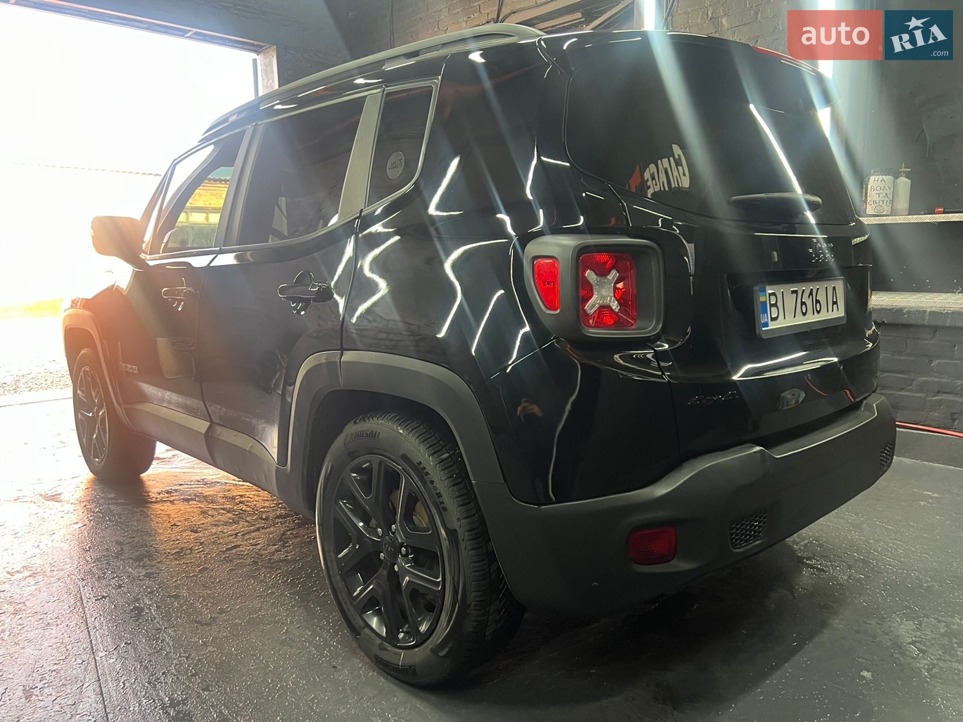 Jeep Renegade 2016 VIN ZACCJBBB1HPE84397 фото оголошення 2 з 12