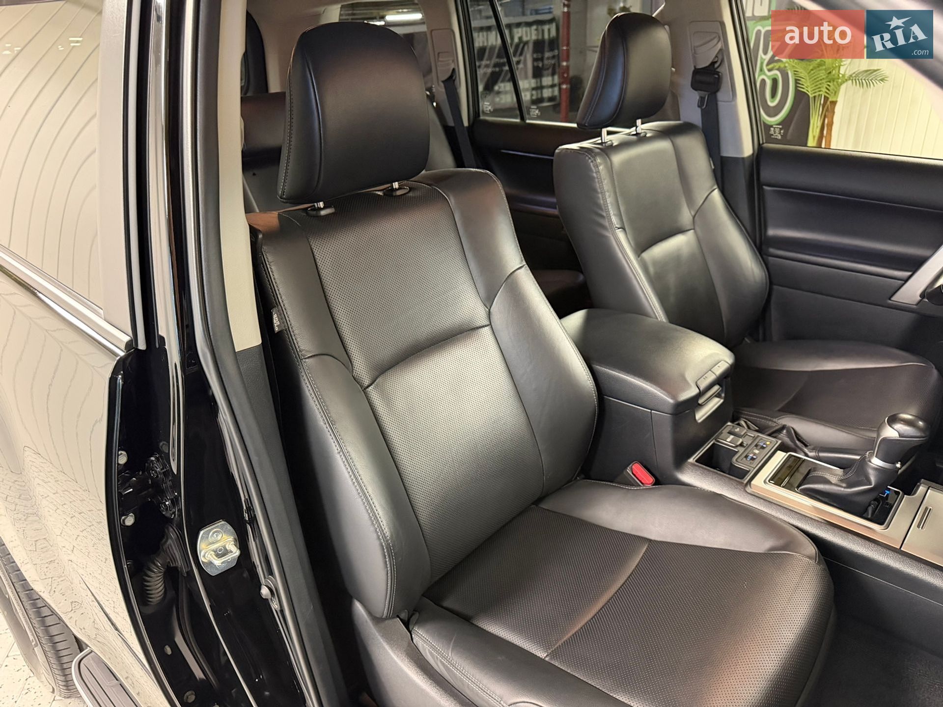 Toyota Land Cruiser Prado 2021 VIN JTEBU3FJ50K213265 фото оголошення 34 з 55