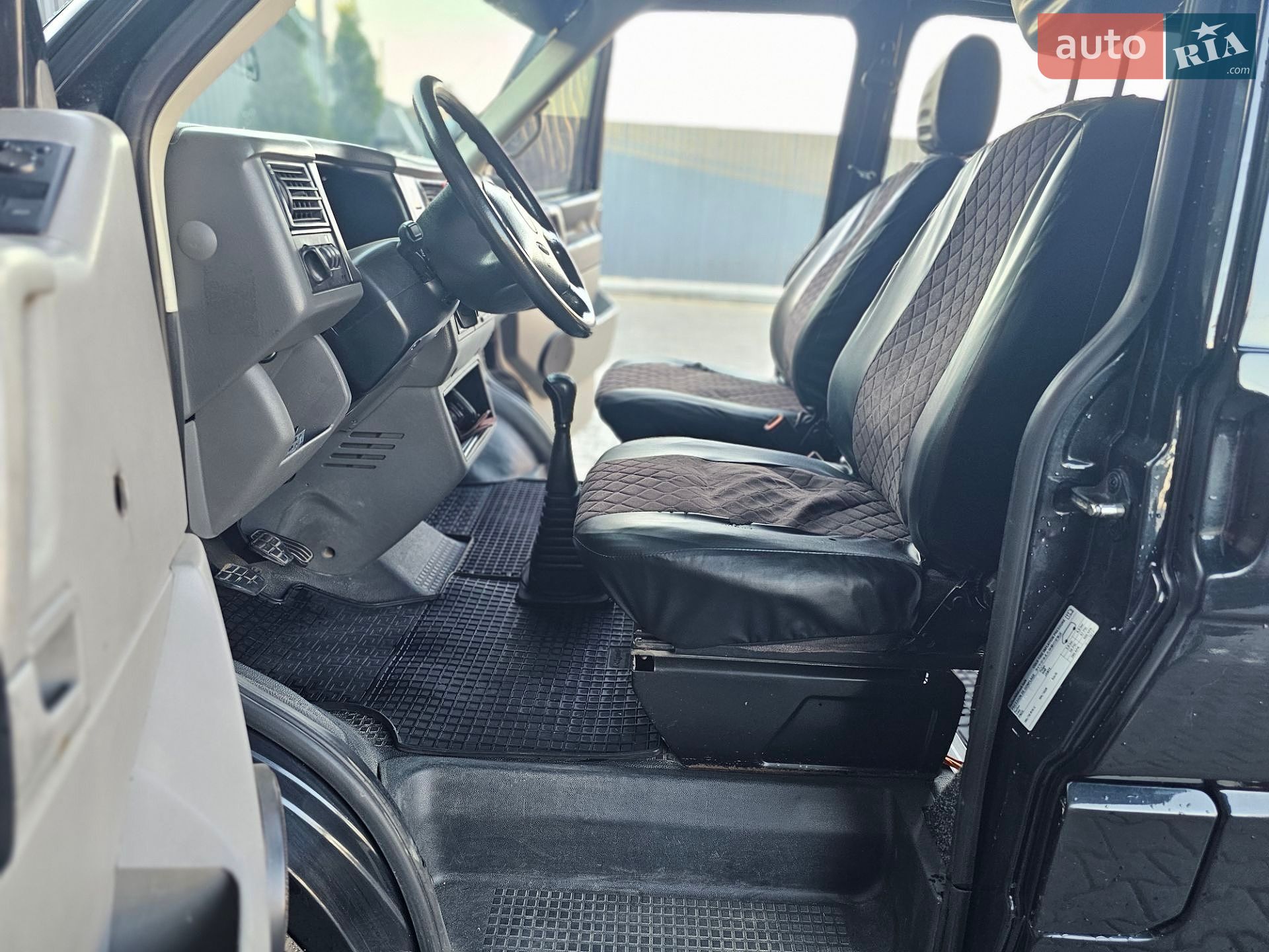 Volkswagen Transporter 2001 VIN WV1ZZZ70Z2H054526 фото оголошення 2 з 28