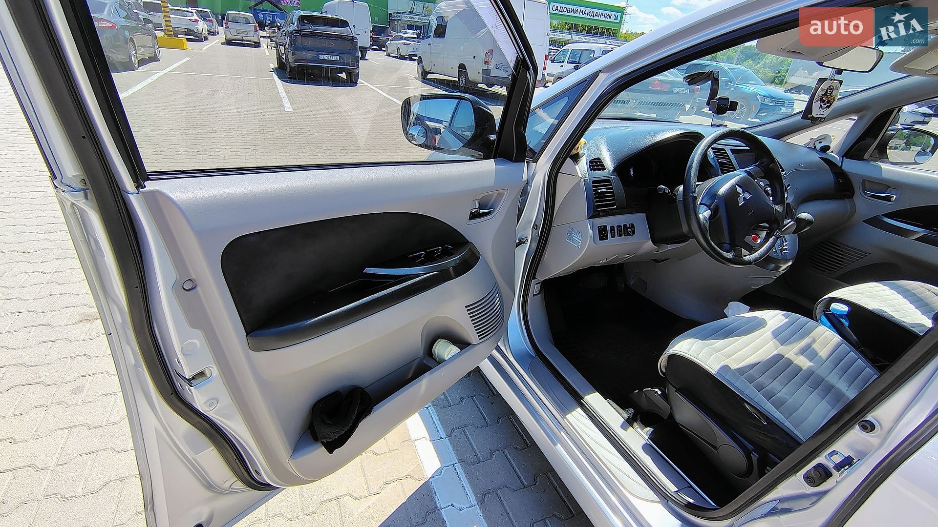 Mitsubishi Grandis 2006 VIN JMBLRNA4W6Z000859 фото оголошення 9 з 14