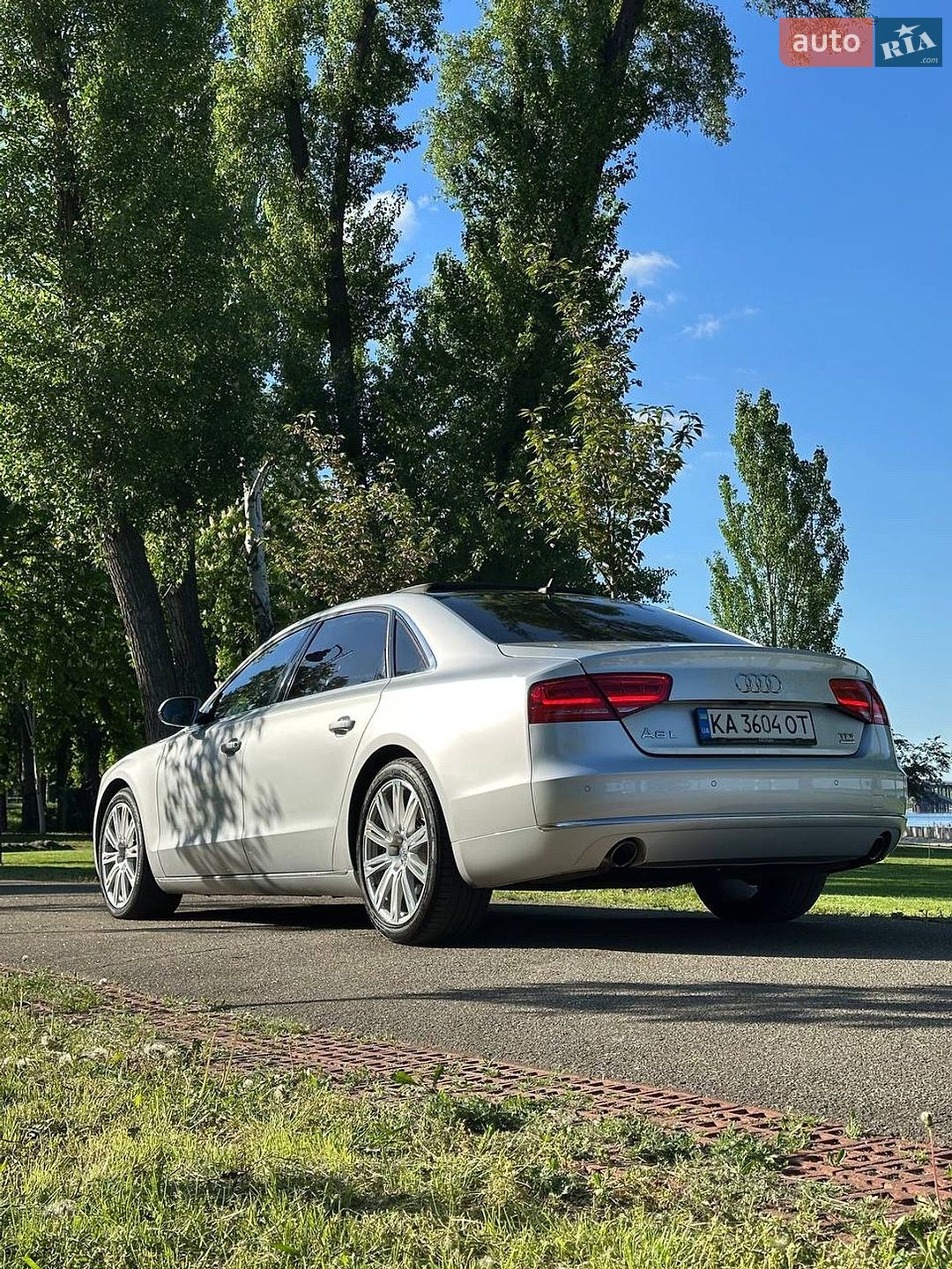 Audi A8 2011 VIN WAUZZZ4H7BN022341 фото оголошення 4 з 12