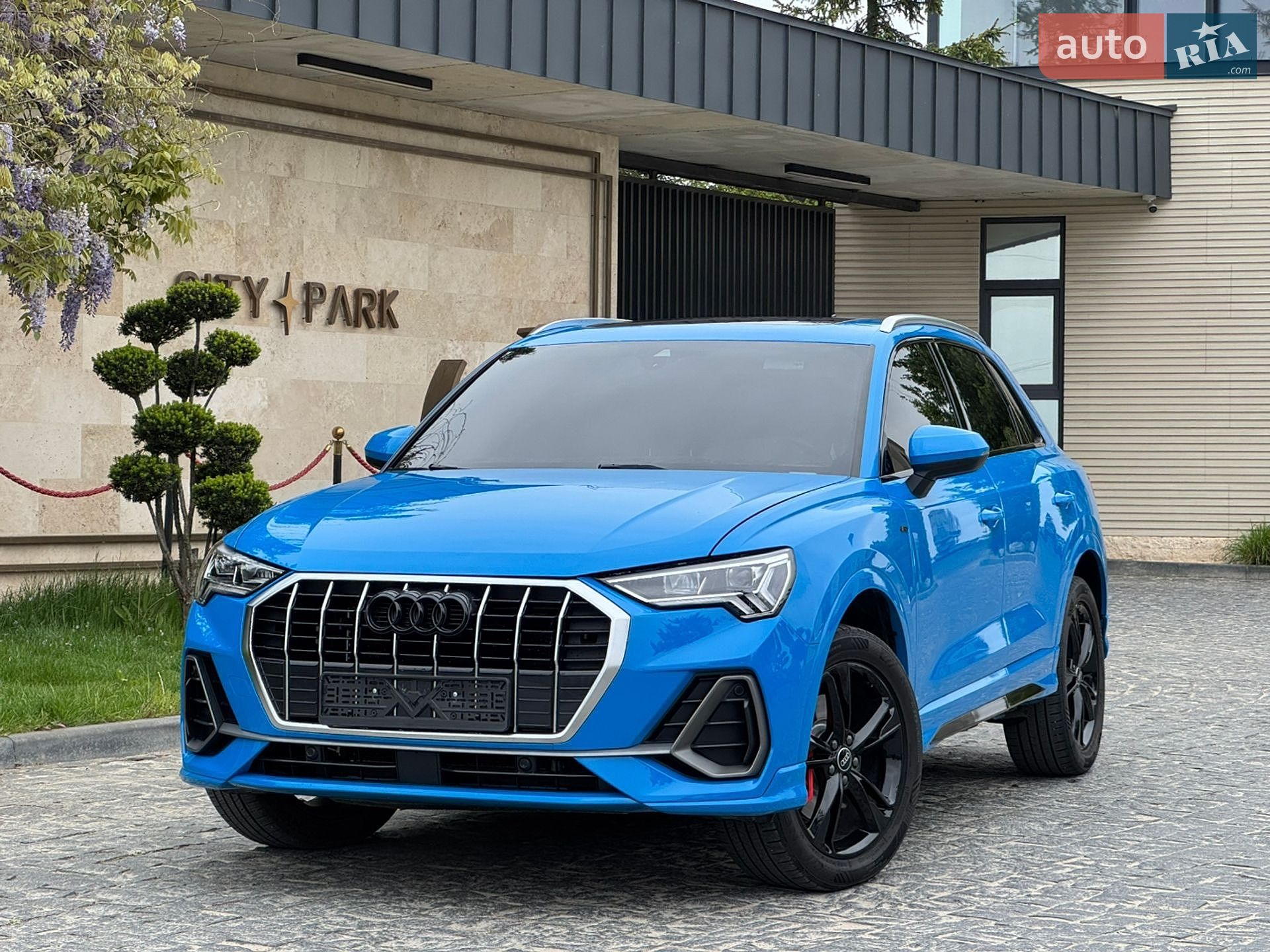 Audi Q3 2019 VIN WA1EECF37K1067325 фото оголошення 4 з 26