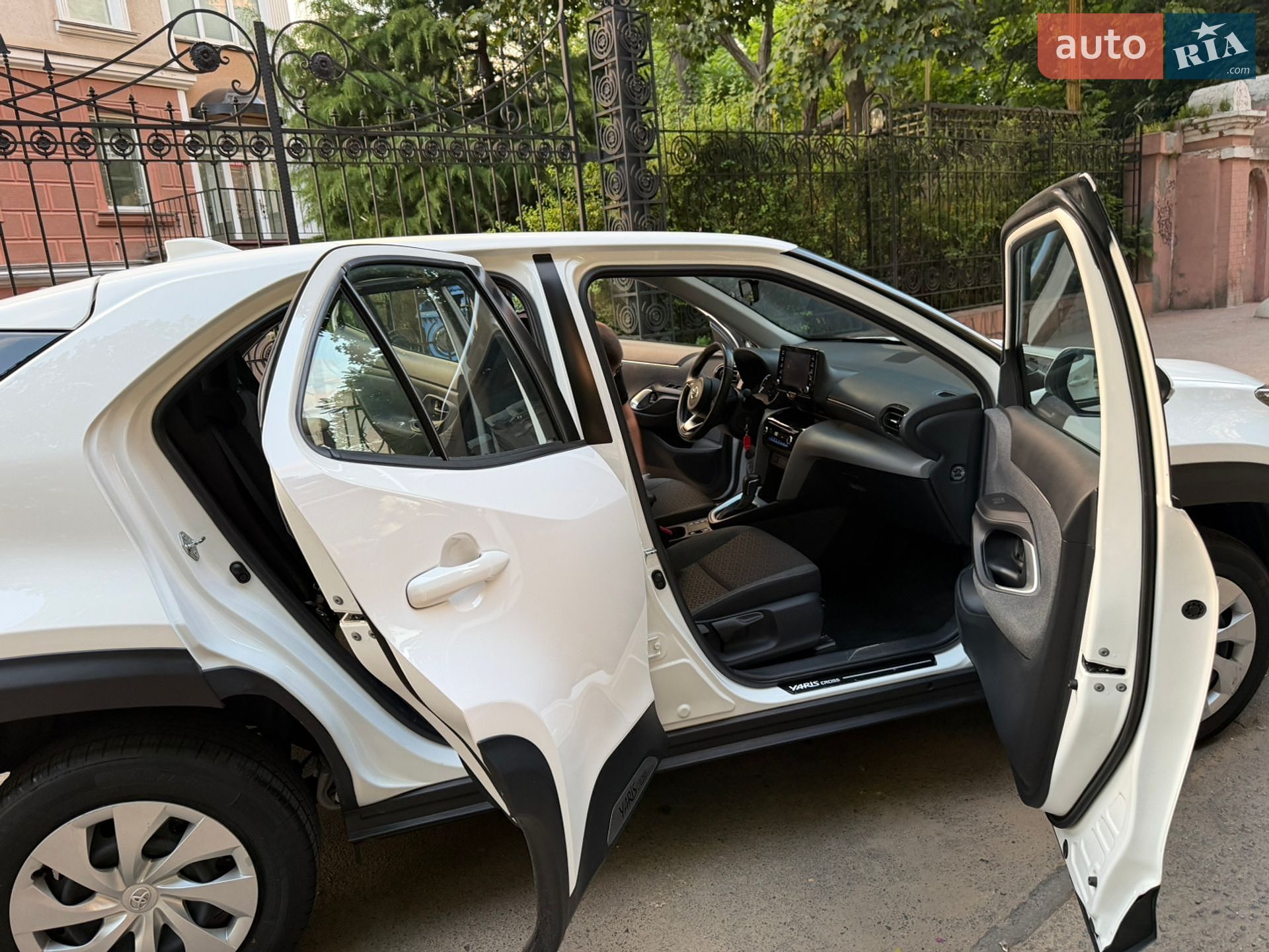 Toyota Yaris Cross 2022 VIN JTDKBABB60A073665 фото оголошення 12 з 20