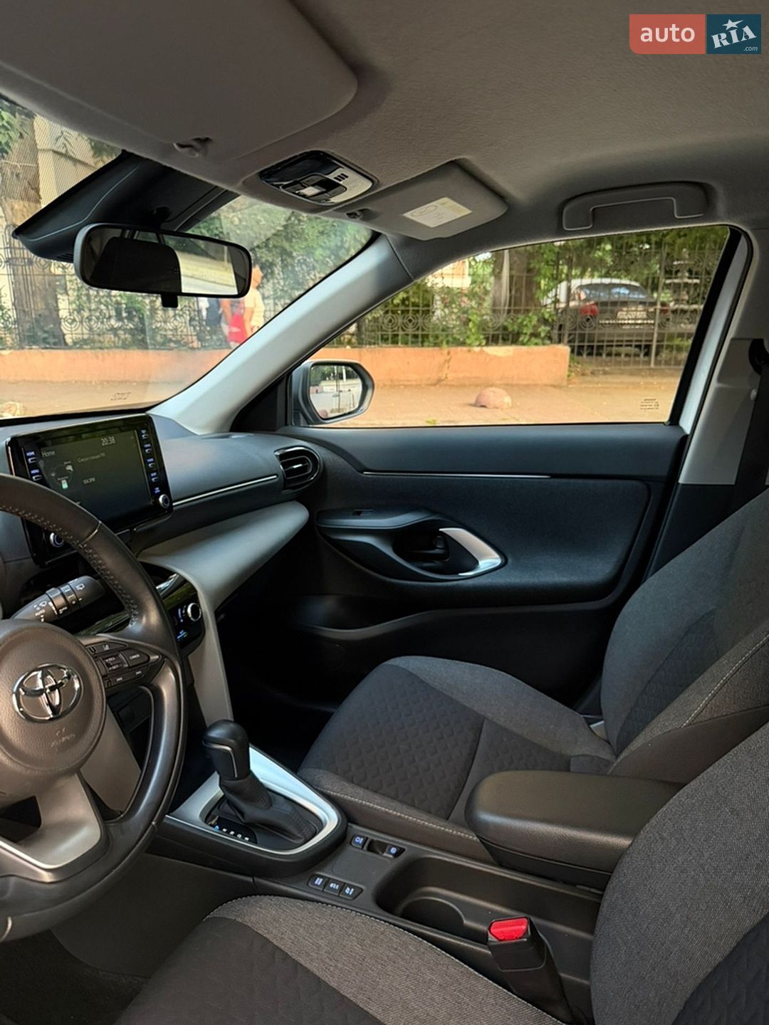 Toyota Yaris Cross 2022 VIN JTDKBABB60A073665 фото оголошення 13 з 20
