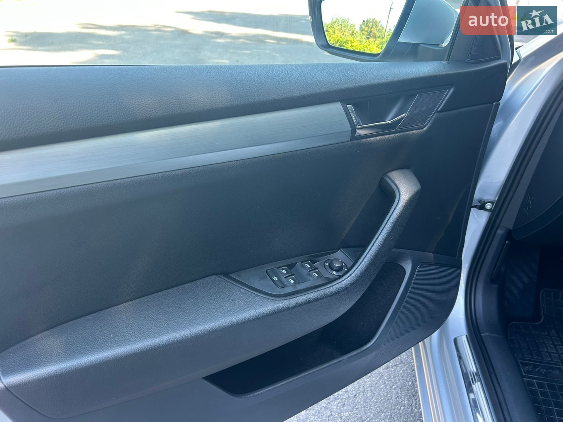 Skoda Superb 2017 VIN TMBJH7NP9H7551106 фото оголошення 21 з 25